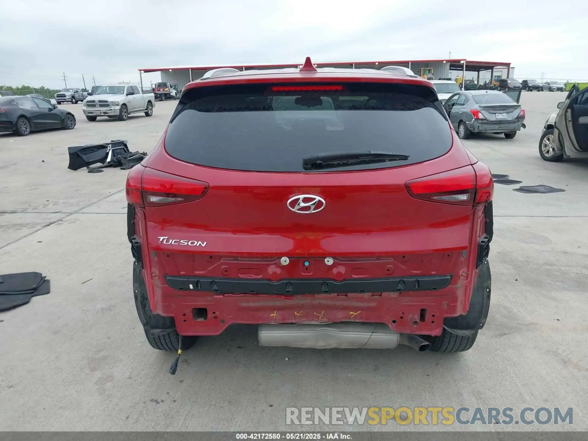17 Photograph of a damaged car KM8J33A40MU332934 HYUNDAI TUCSON 2021