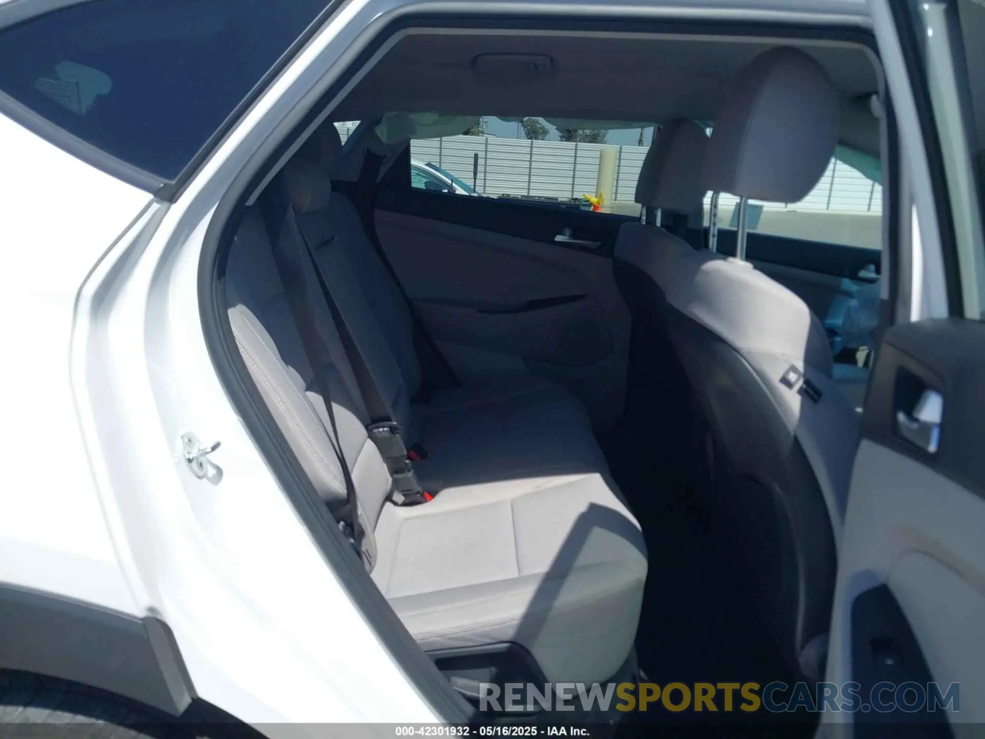 8 Photograph of a damaged car KM8J33A41MU293190 HYUNDAI TUCSON 2021