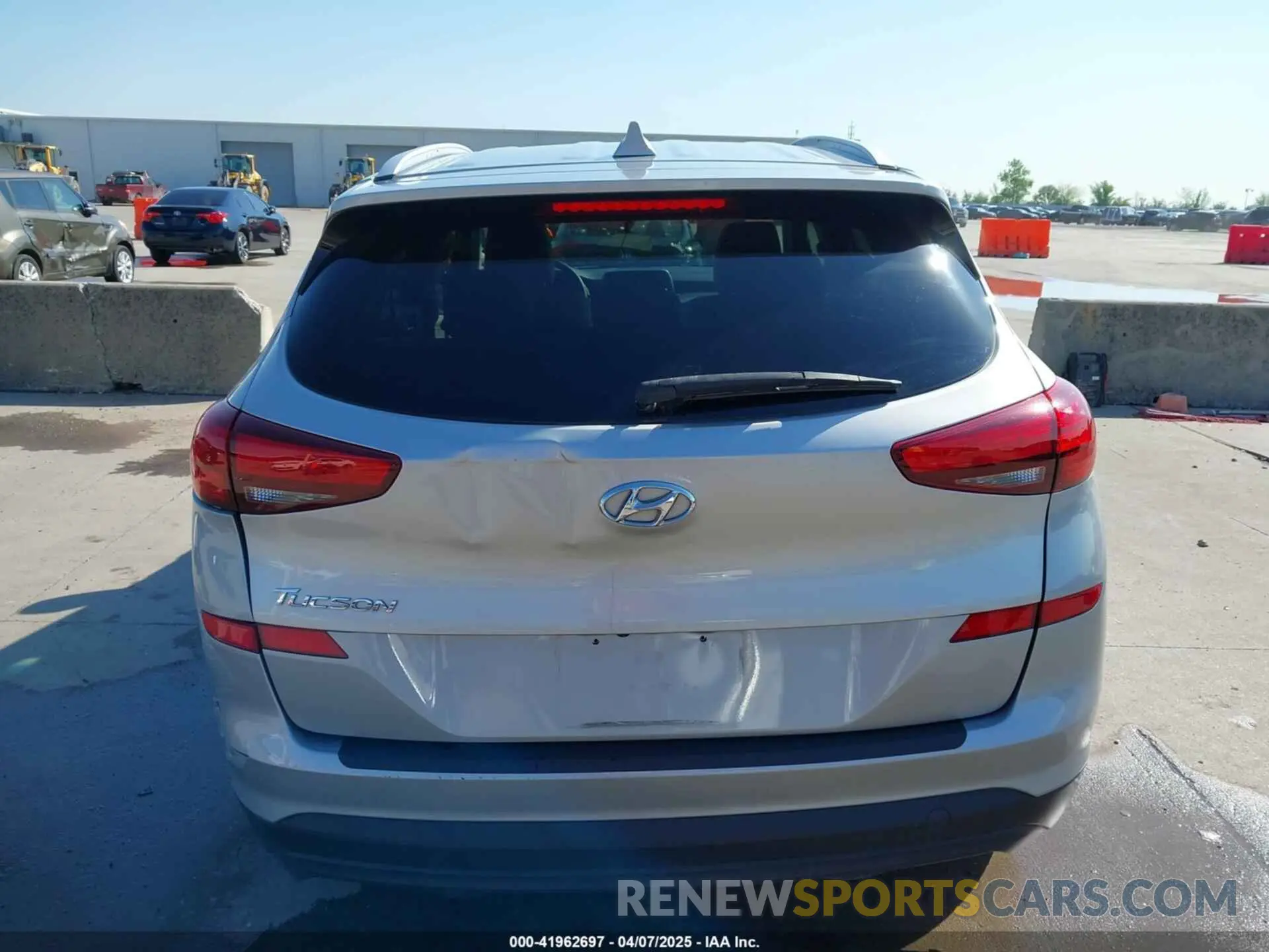 16 Photograph of a damaged car KM8J33A43MU375471 HYUNDAI TUCSON 2021