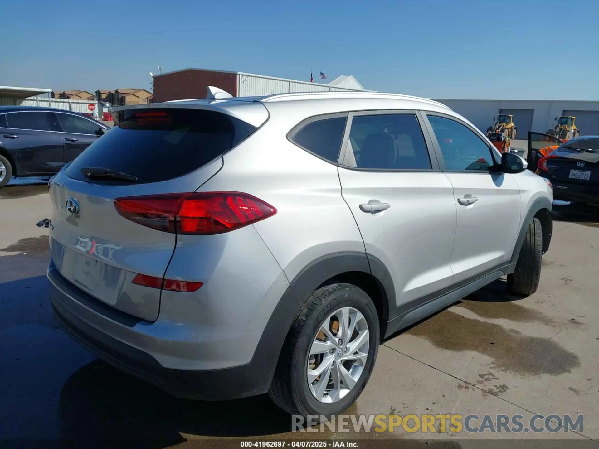 4 Photograph of a damaged car KM8J33A43MU375471 HYUNDAI TUCSON 2021
