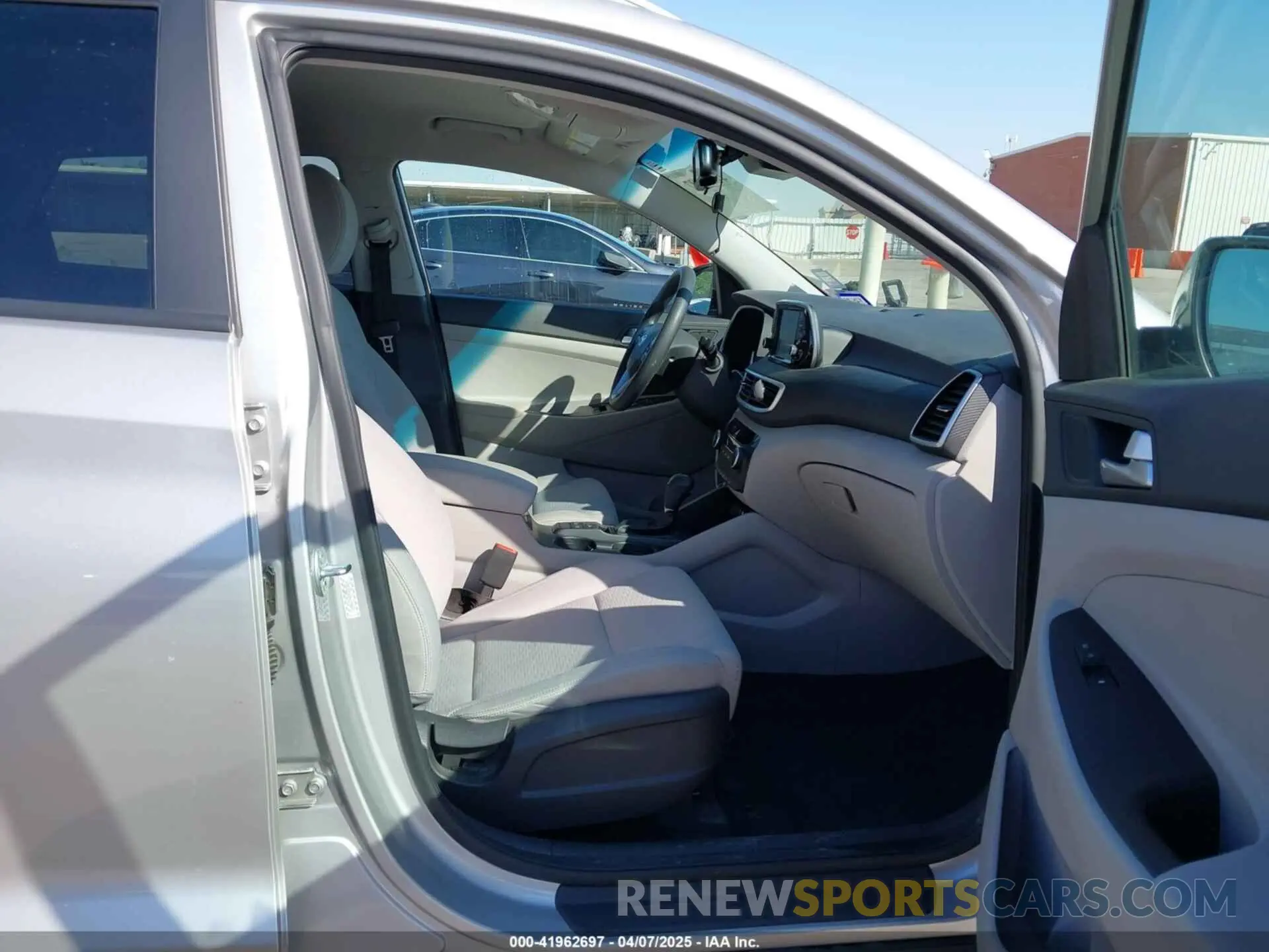 5 Photograph of a damaged car KM8J33A43MU375471 HYUNDAI TUCSON 2021