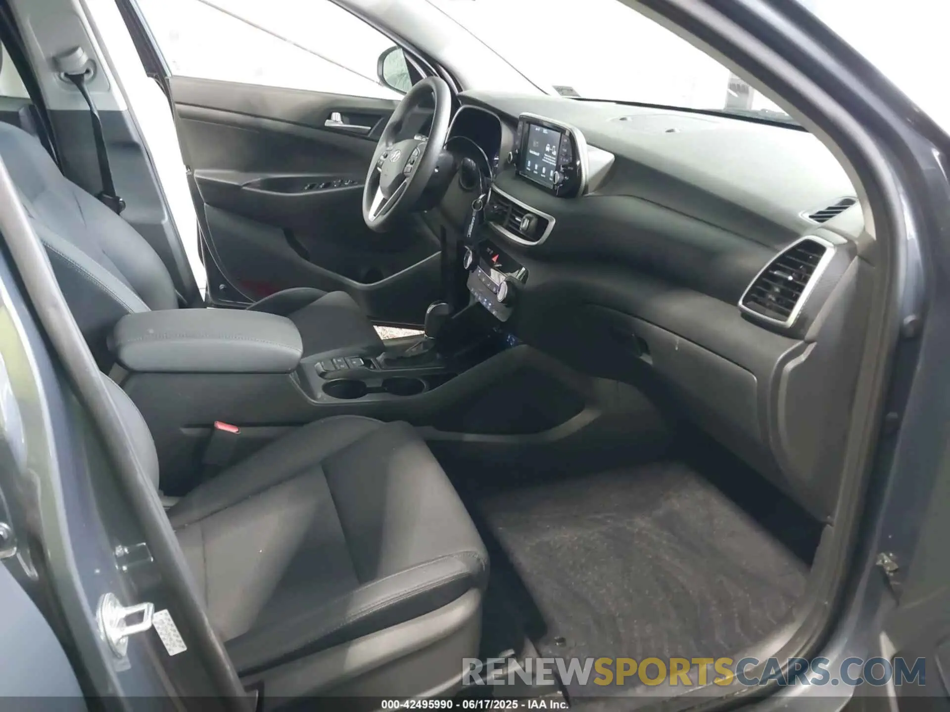 5 Photograph of a damaged car KM8J33A43MU401342 HYUNDAI TUCSON 2021
