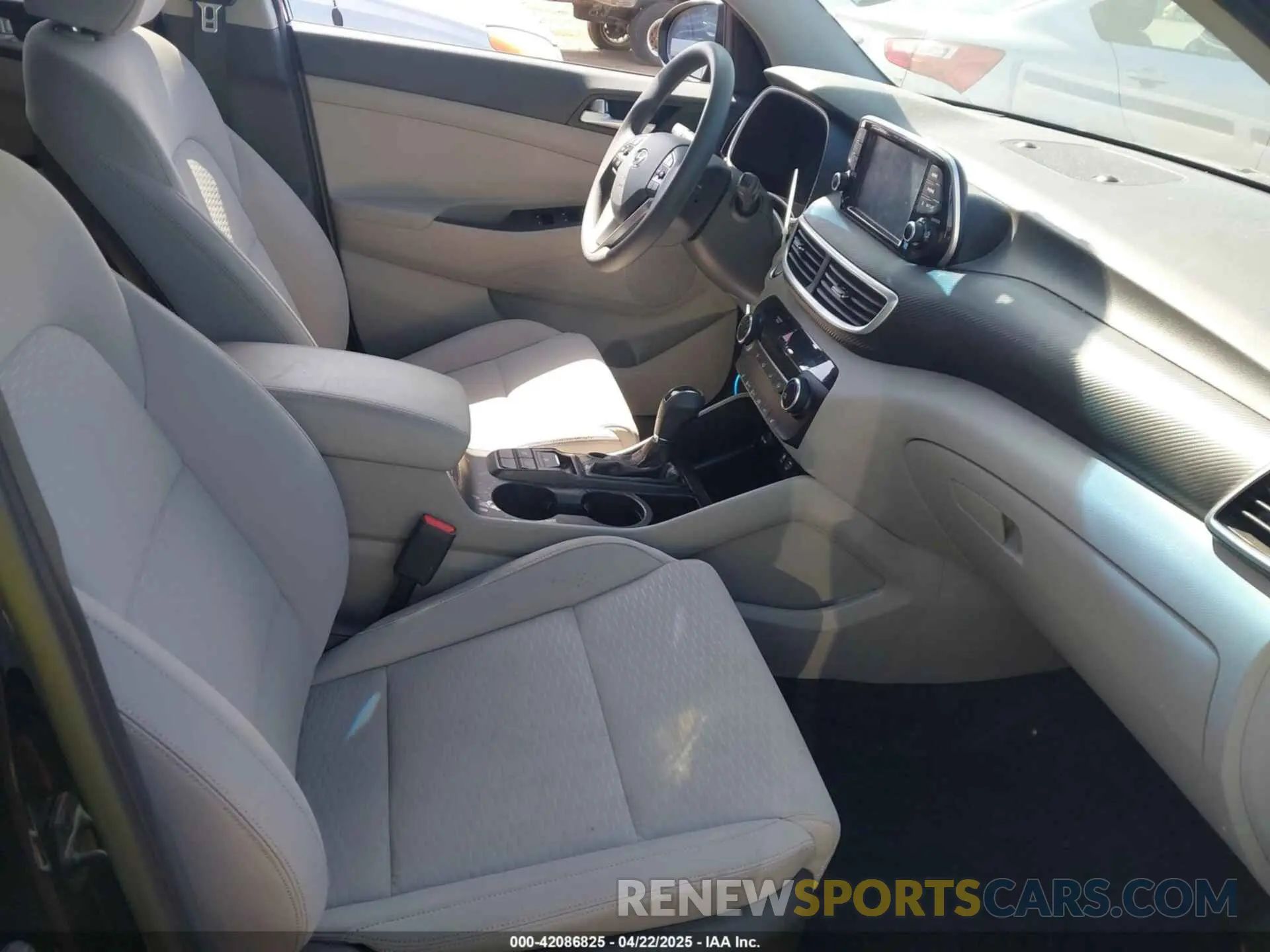 5 Photograph of a damaged car KM8J33A45MU391039 HYUNDAI TUCSON 2021