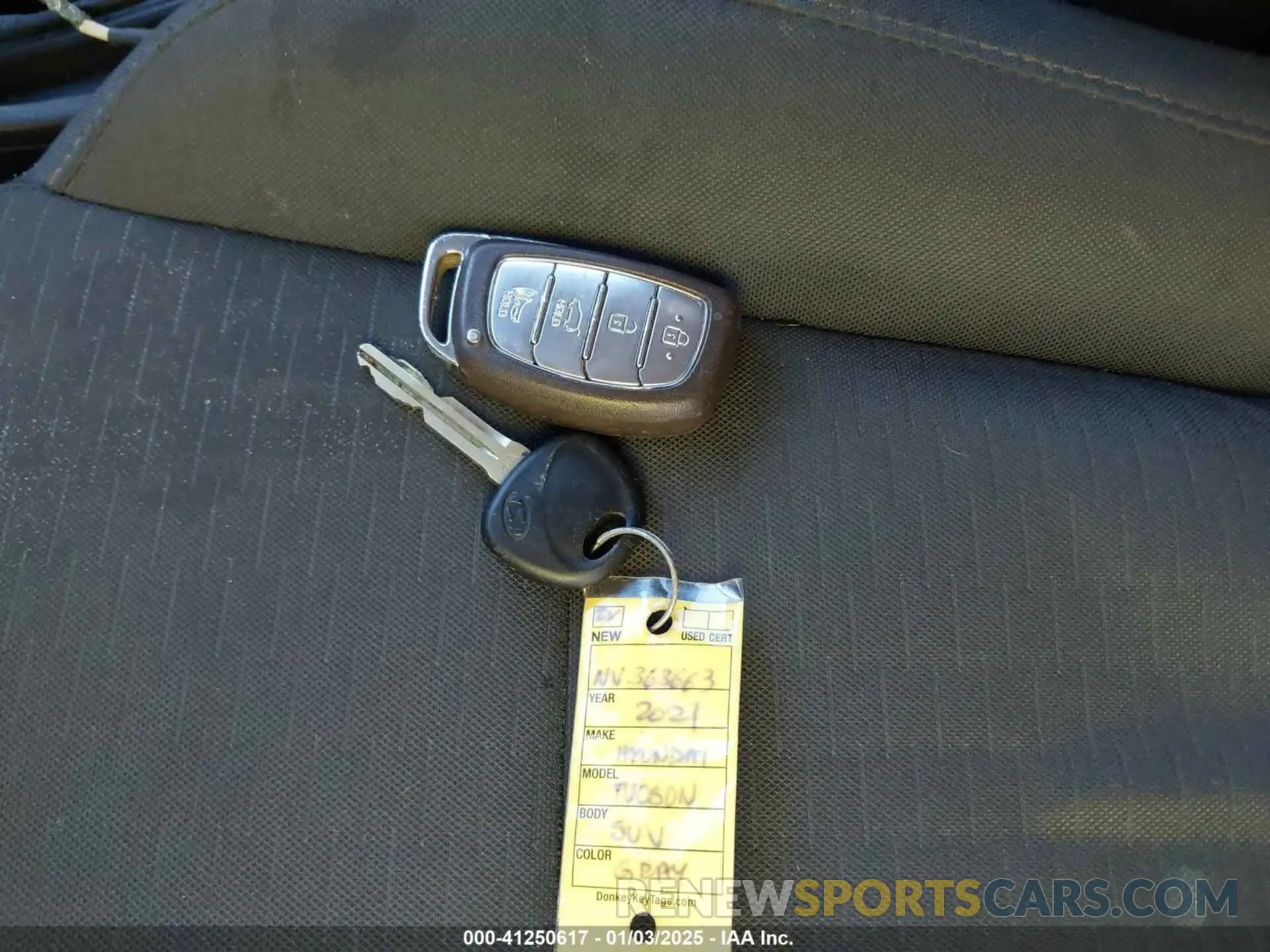 11 Photograph of a damaged car KM8J33A47MU363663 HYUNDAI TUCSON 2021