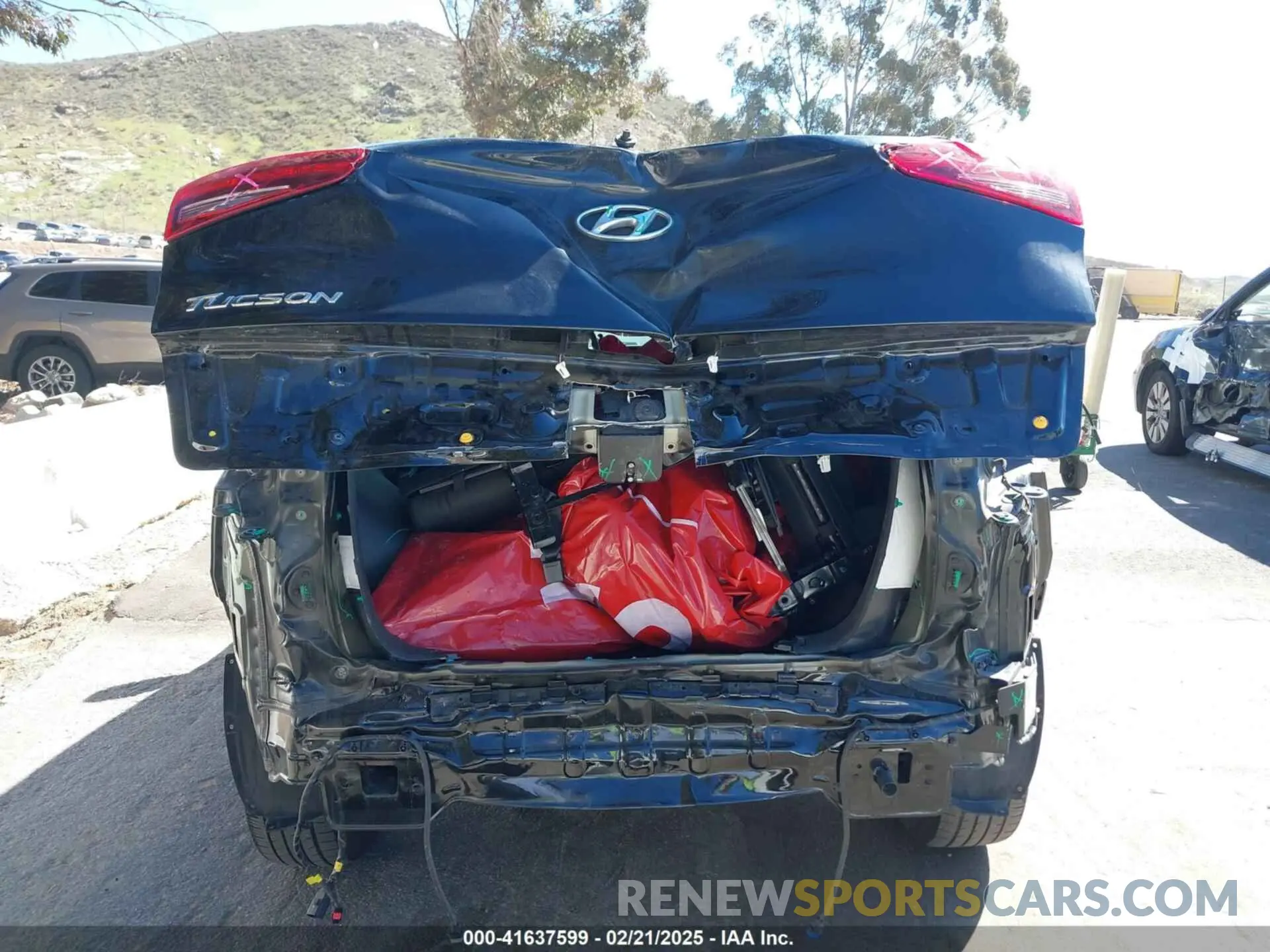 17 Photograph of a damaged car KM8J33AL6MU298151 HYUNDAI TUCSON 2021