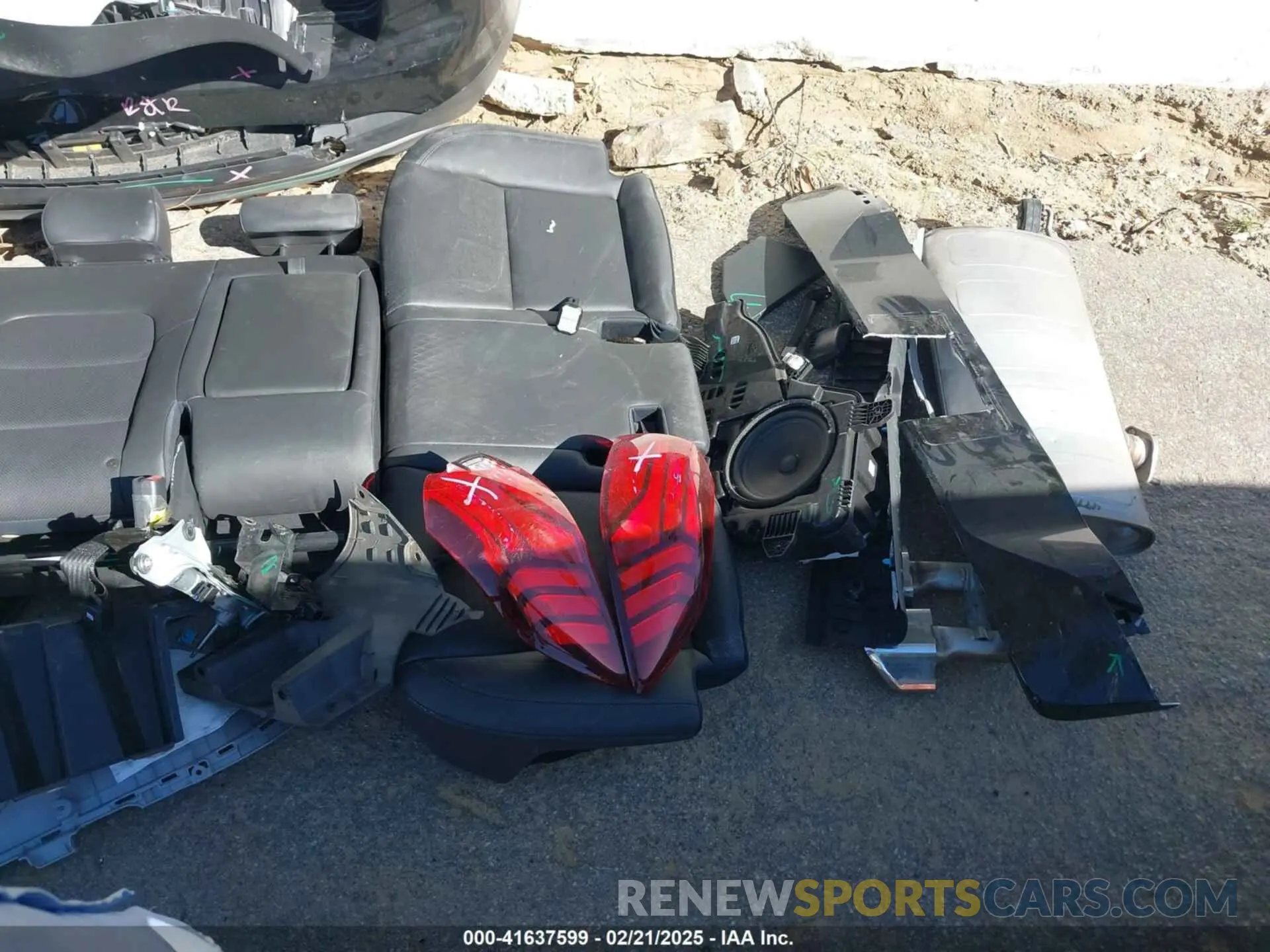 18 Photograph of a damaged car KM8J33AL6MU298151 HYUNDAI TUCSON 2021