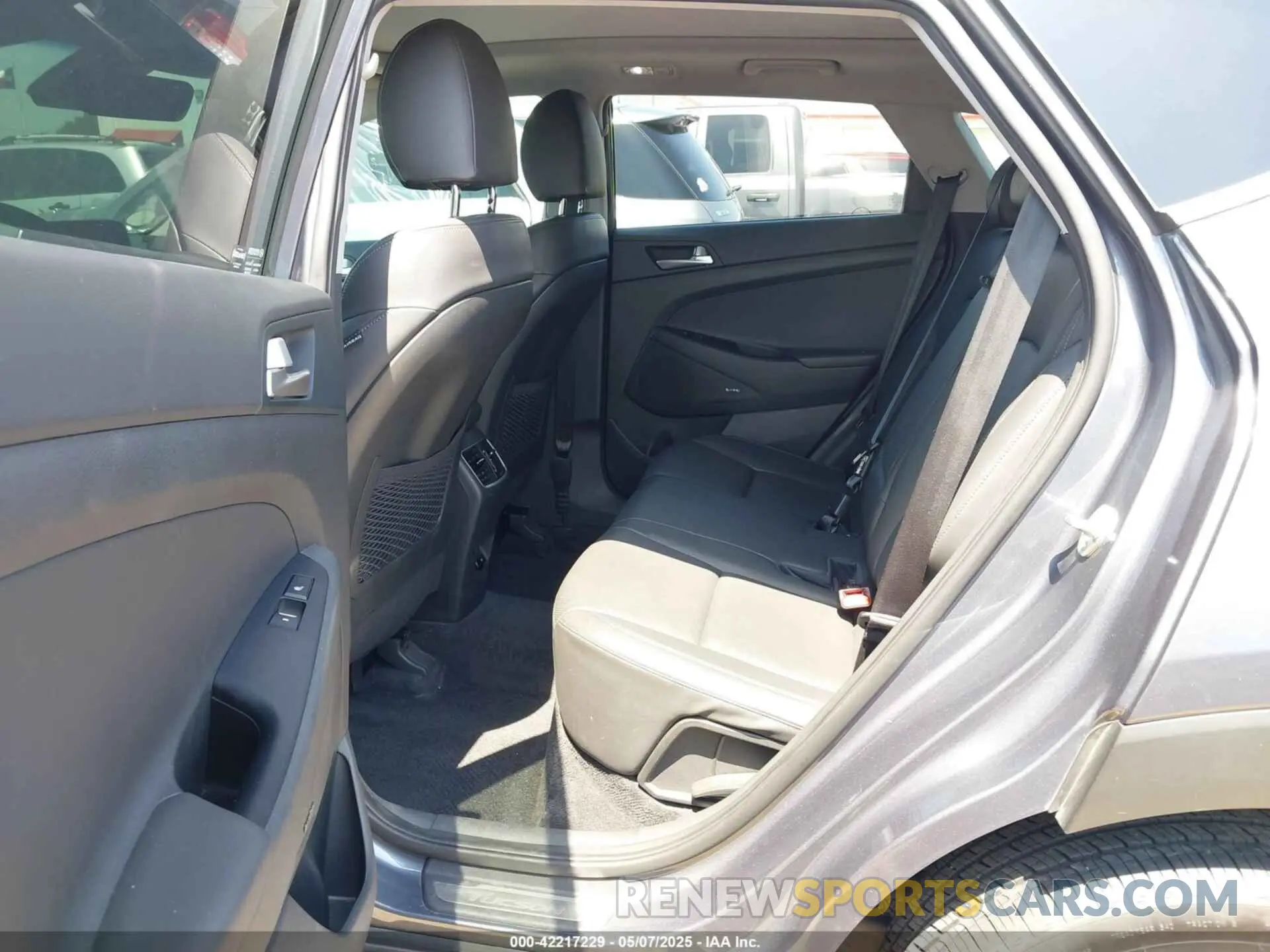 8 Photograph of a damaged car KM8J33AL6MU403920 HYUNDAI TUCSON 2021