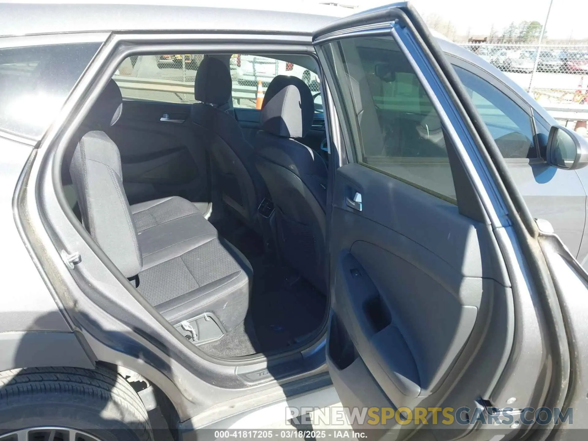 8 Photograph of a damaged car KM8J33AL7MU325387 HYUNDAI TUCSON 2021