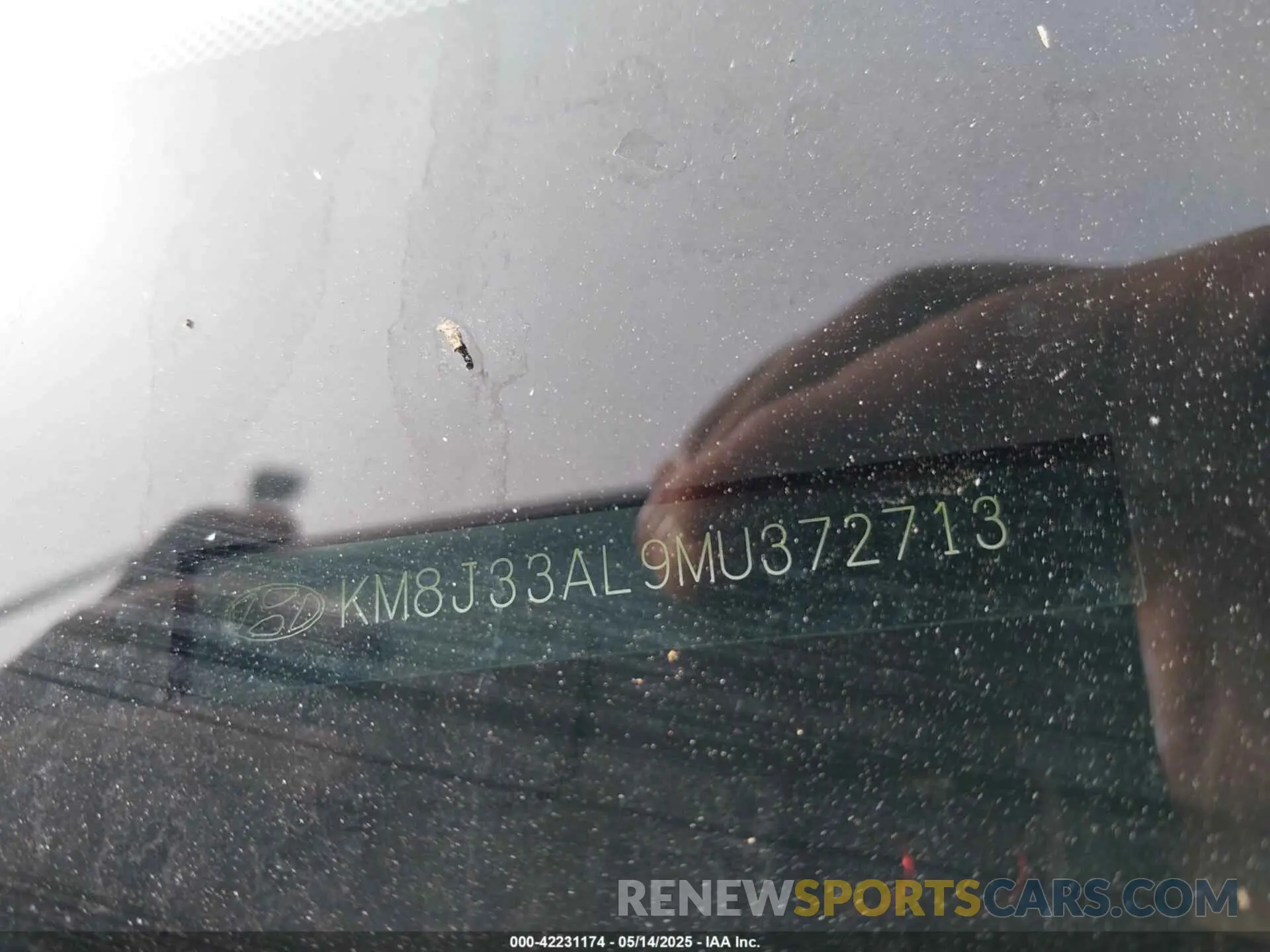 18 Photograph of a damaged car KM8J33AL9MU372713 HYUNDAI TUCSON 2021