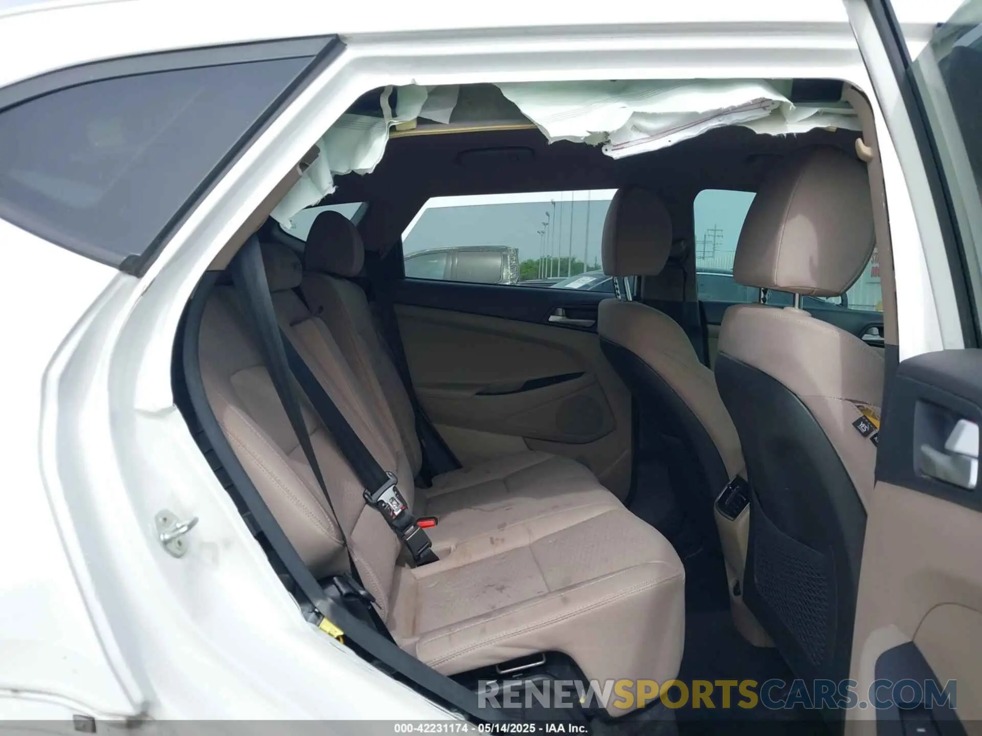 8 Photograph of a damaged car KM8J33AL9MU372713 HYUNDAI TUCSON 2021