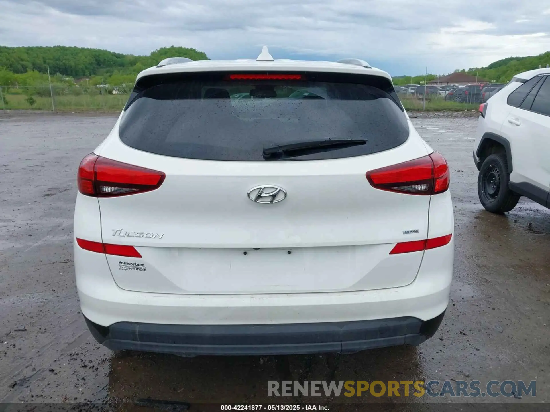 17 Photograph of a damaged car KM8J3CA41MU327869 HYUNDAI TUCSON 2021