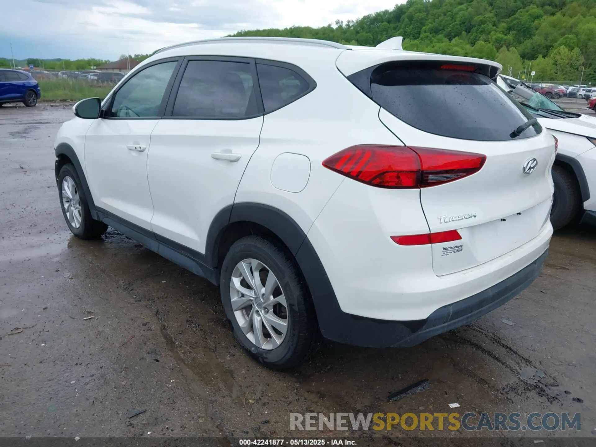 3 Photograph of a damaged car KM8J3CA41MU327869 HYUNDAI TUCSON 2021