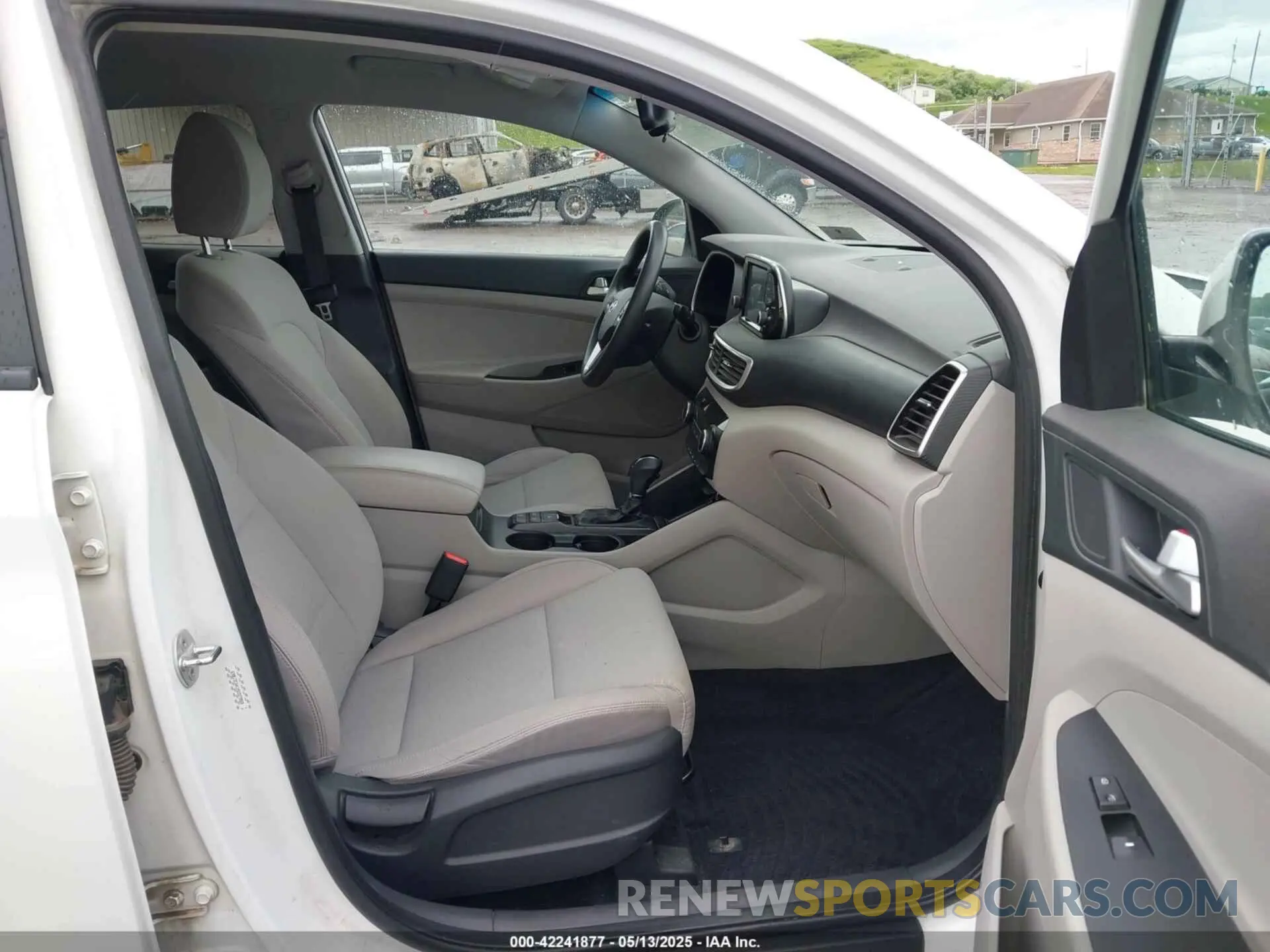 5 Photograph of a damaged car KM8J3CA41MU327869 HYUNDAI TUCSON 2021