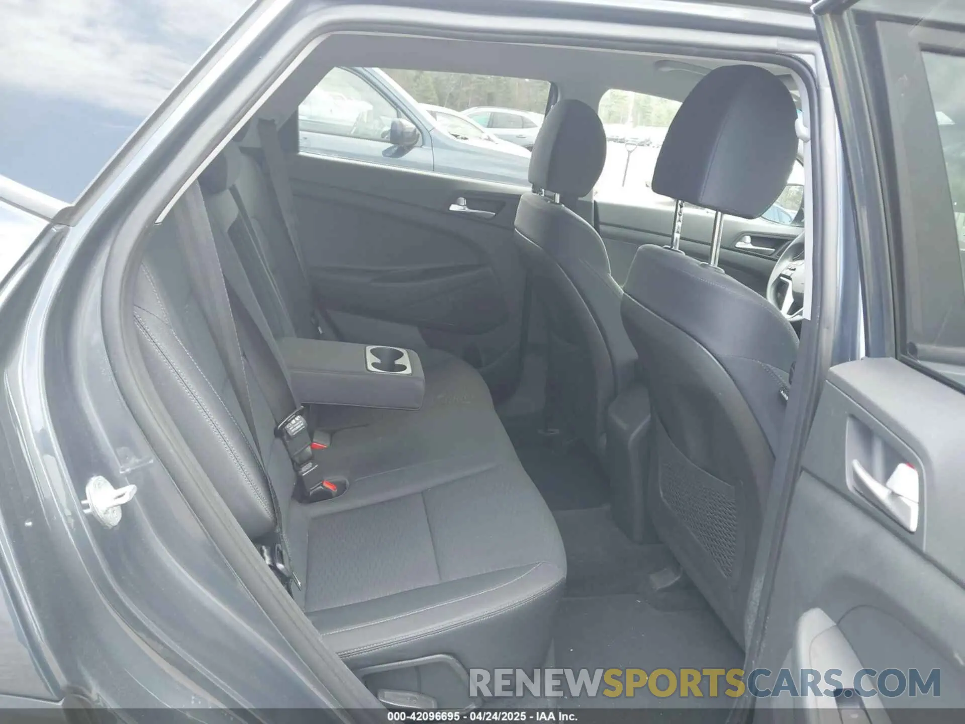 8 Photograph of a damaged car KM8J3CA41MU367997 HYUNDAI TUCSON 2021