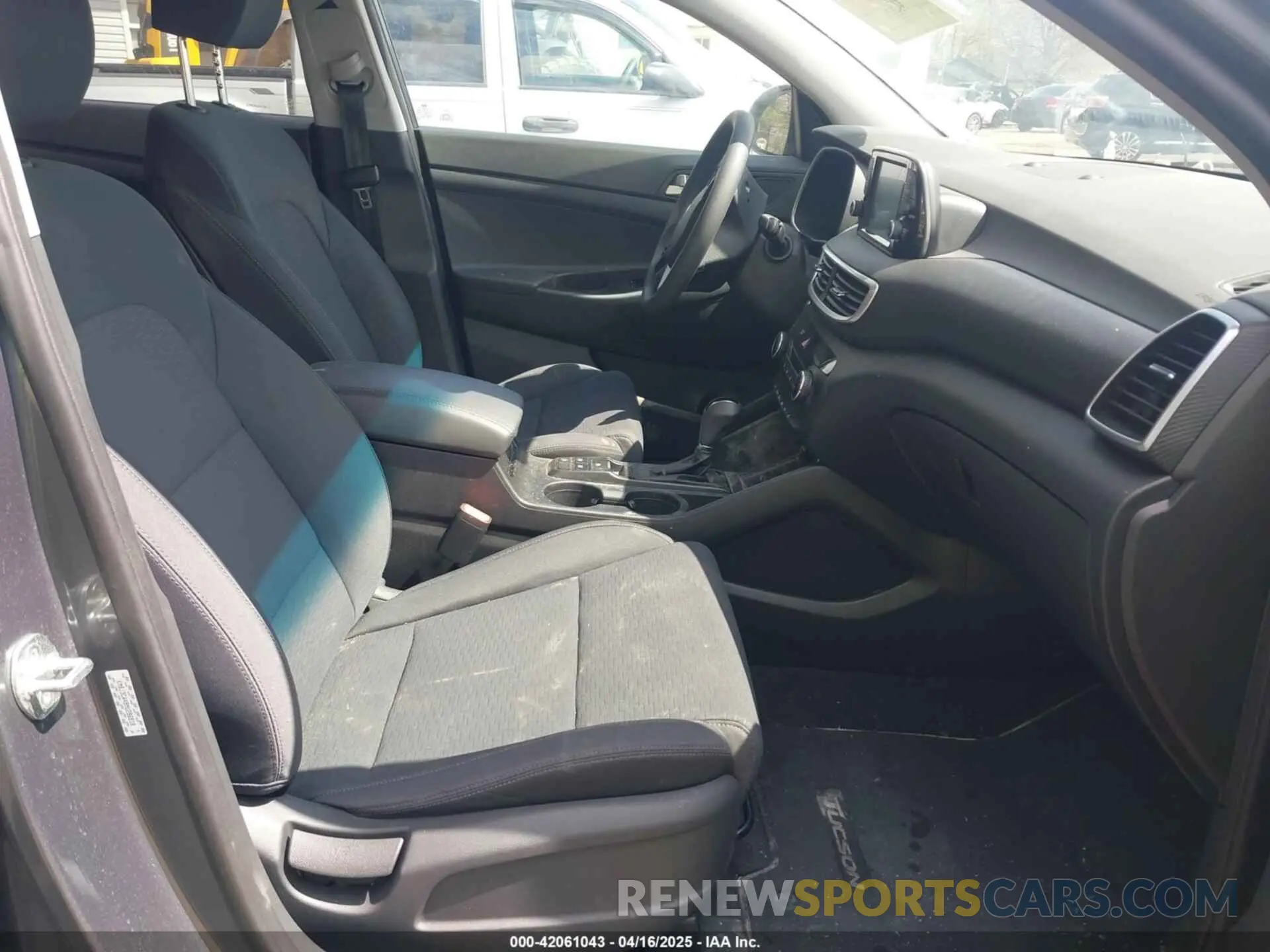 5 Photograph of a damaged car KM8J3CA48MU286818 HYUNDAI TUCSON 2021