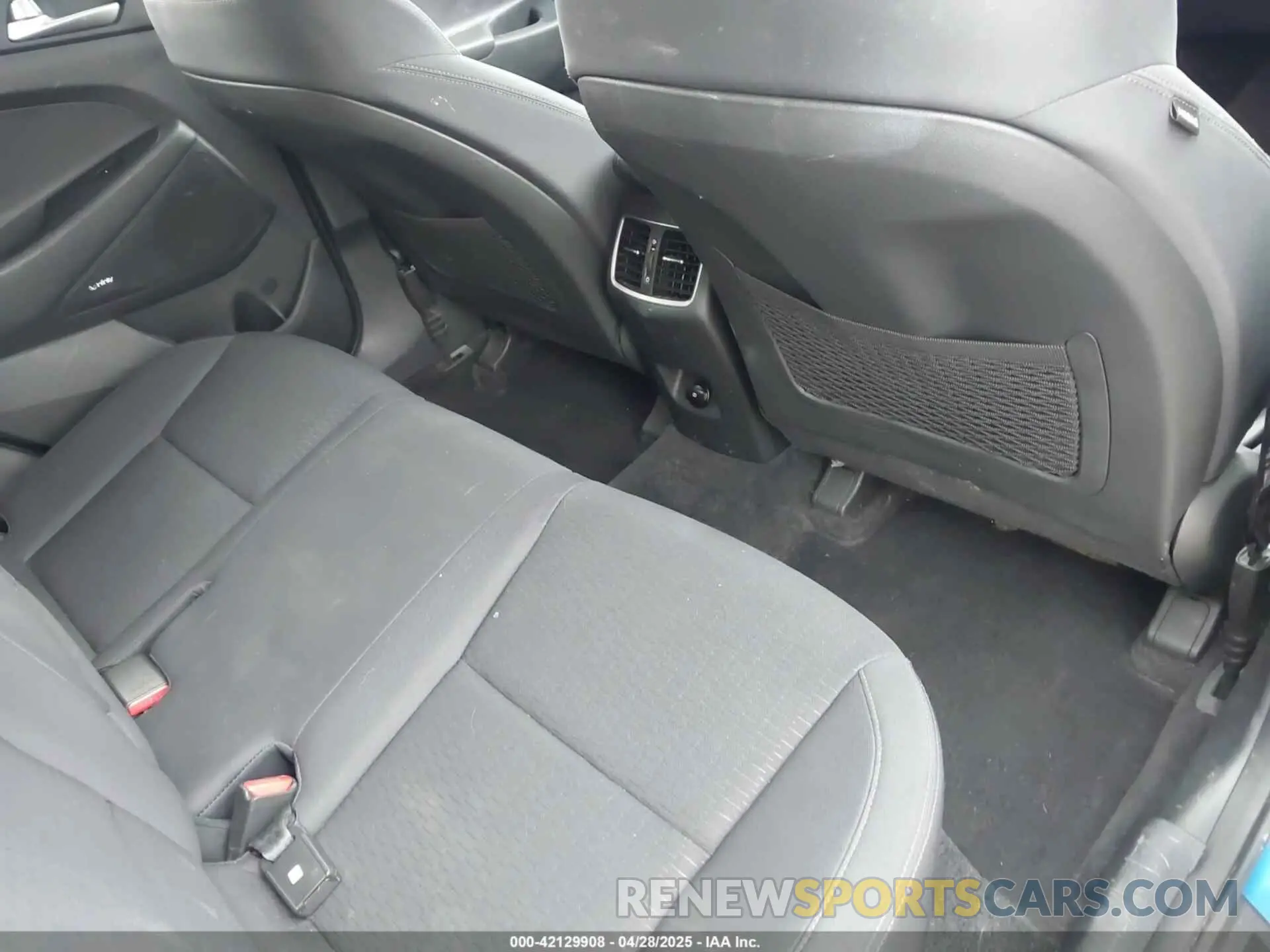 8 Photograph of a damaged car KM8J3CAL5MU322634 HYUNDAI TUCSON 2021