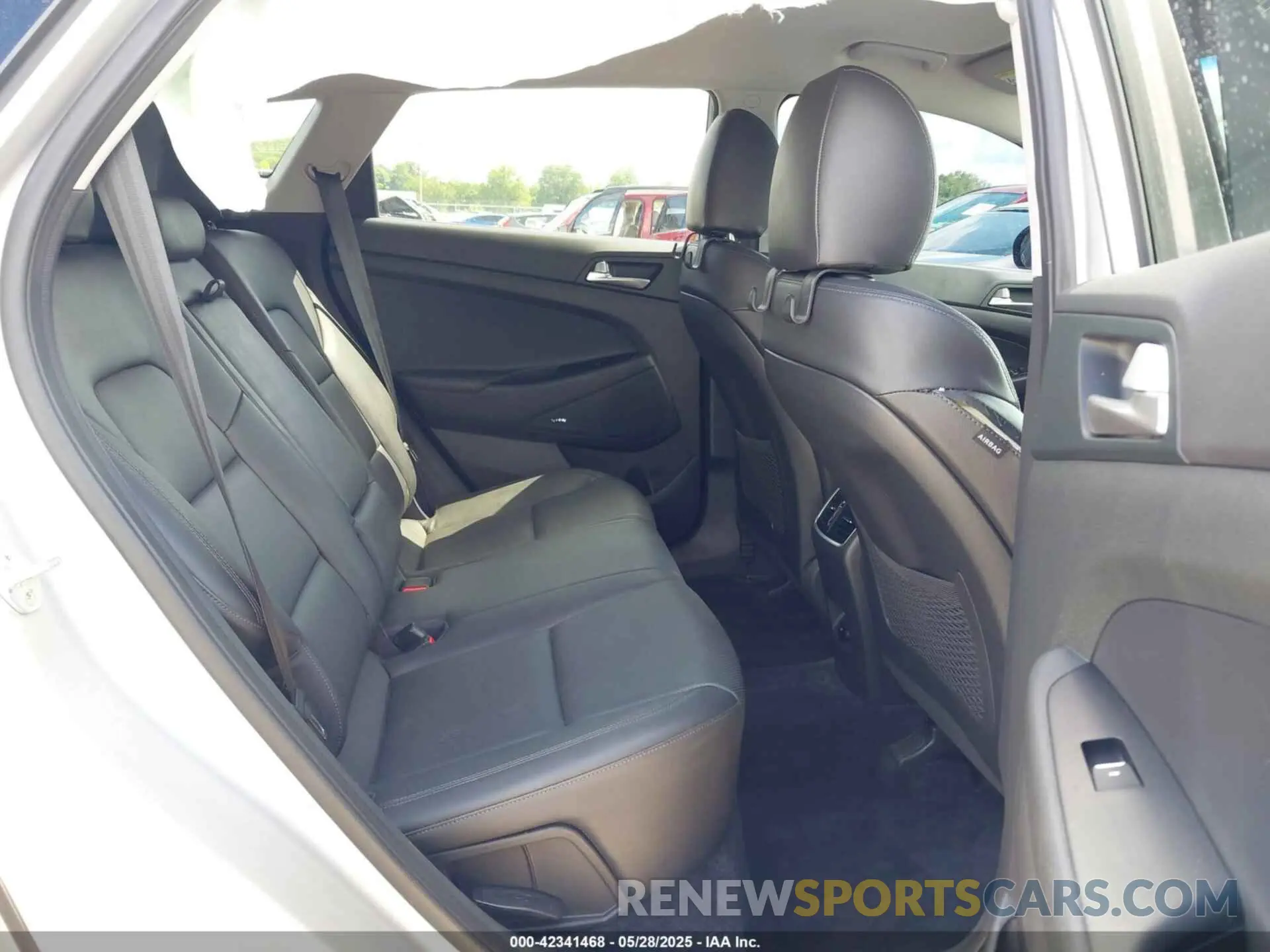 8 Photograph of a damaged car KM8J3CAL7MU373987 HYUNDAI TUCSON 2021