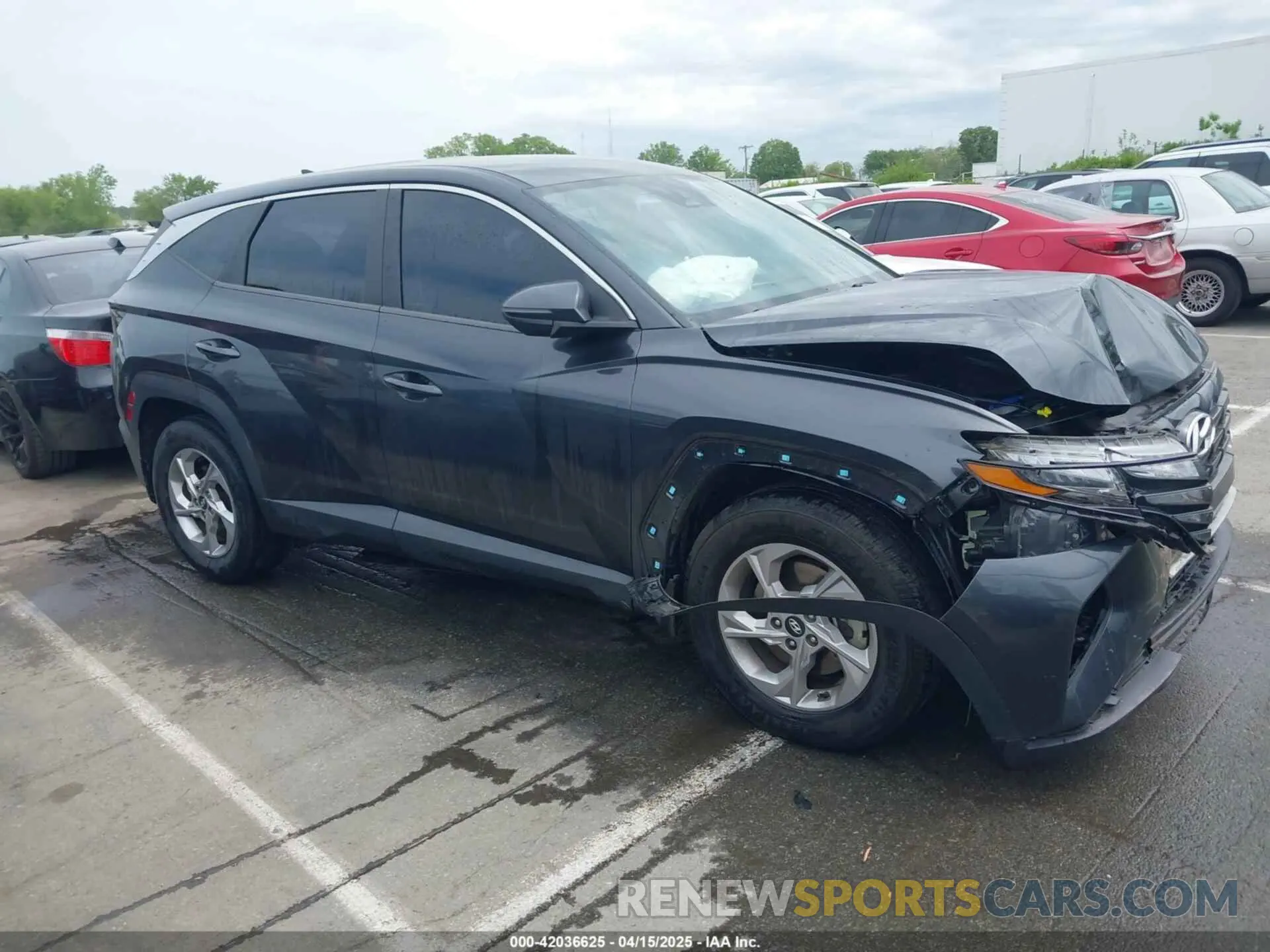 13 Photograph of a damaged car 5NMJA3AE0NH057030 HYUNDAI TUCSON 2022