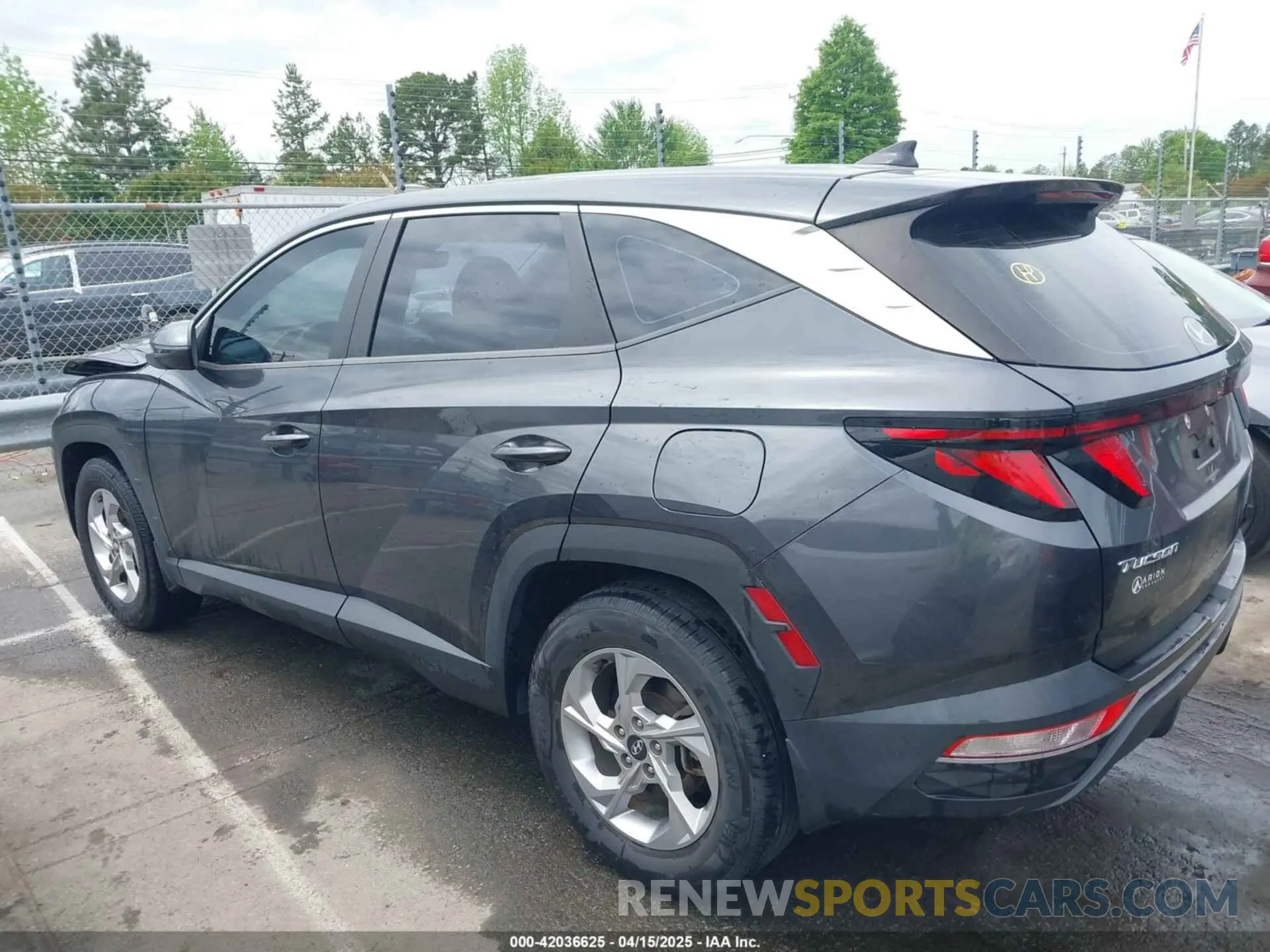 14 Photograph of a damaged car 5NMJA3AE0NH057030 HYUNDAI TUCSON 2022
