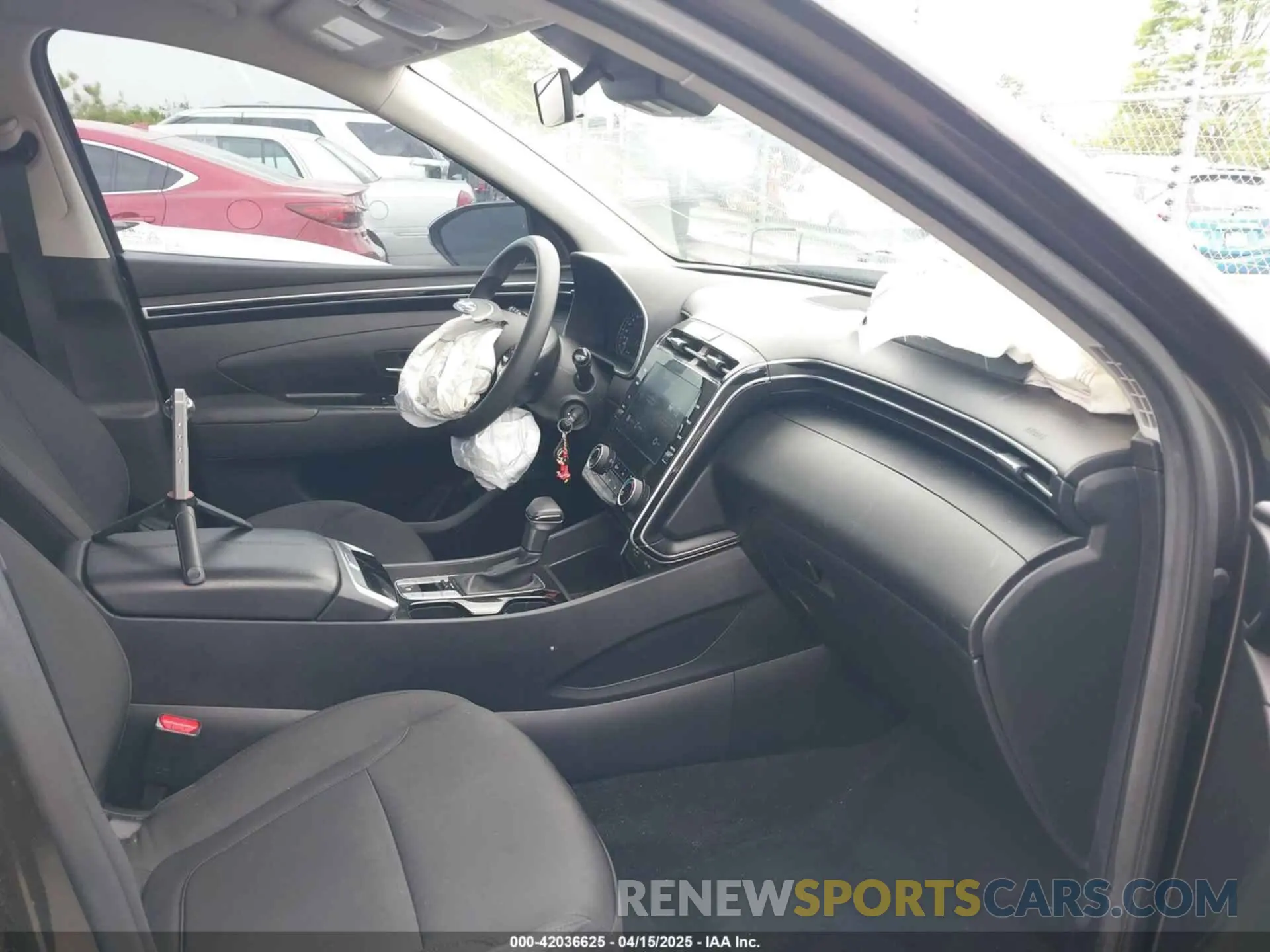 5 Photograph of a damaged car 5NMJA3AE0NH057030 HYUNDAI TUCSON 2022