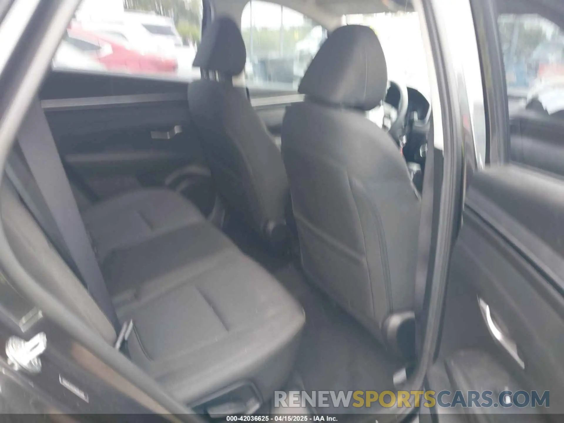 8 Photograph of a damaged car 5NMJA3AE0NH057030 HYUNDAI TUCSON 2022