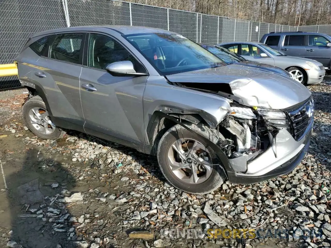 4 Photograph of a damaged car 5NMJA3AE1NH002621 HYUNDAI TUCSON 2022