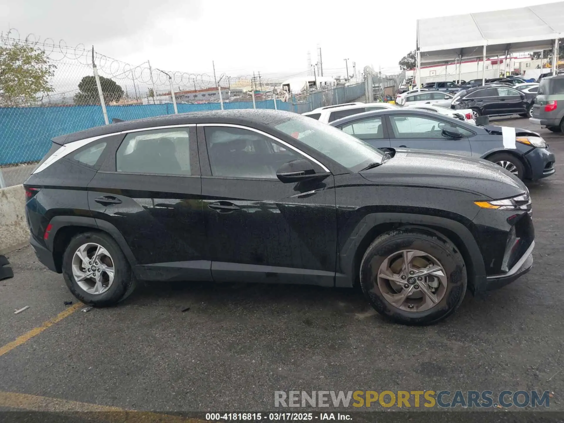13 Photograph of a damaged car 5NMJA3AE1NH061104 HYUNDAI TUCSON 2022