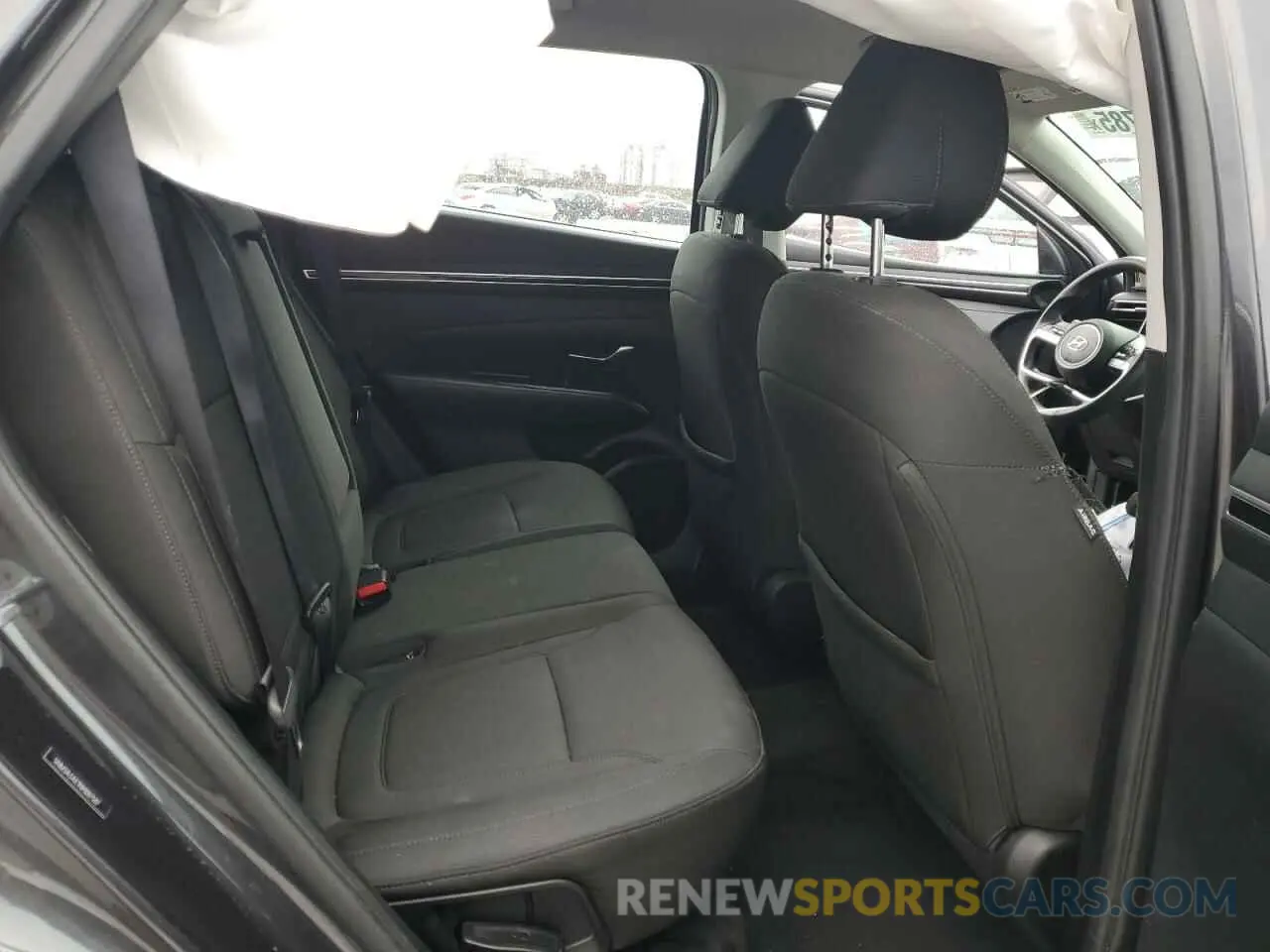 11 Photograph of a damaged car 5NMJA3AE1NH087587 HYUNDAI TUCSON 2022