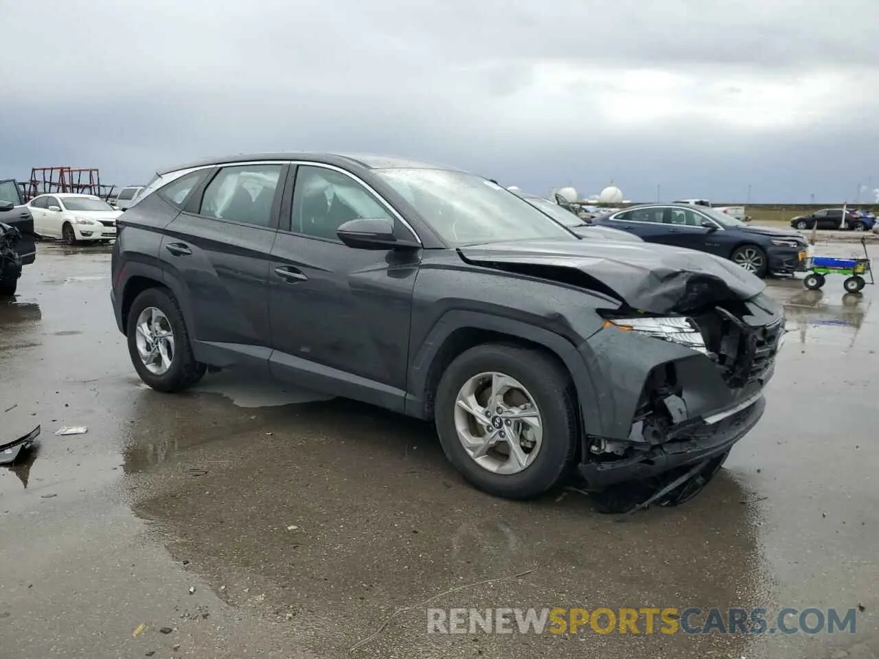 4 Photograph of a damaged car 5NMJA3AE1NH087587 HYUNDAI TUCSON 2022