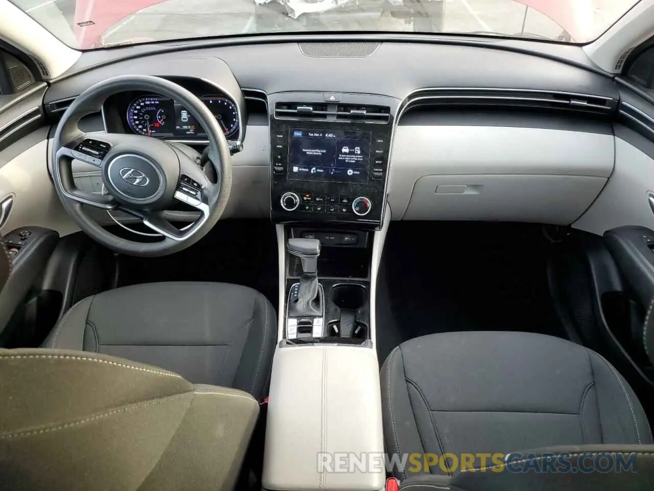 8 Photograph of a damaged car 5NMJA3AE2NH012168 HYUNDAI TUCSON 2022
