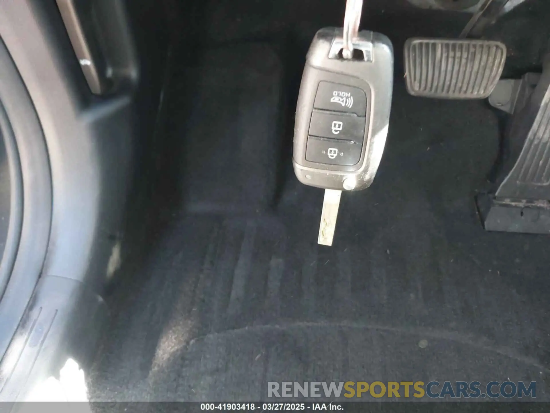 11 Photograph of a damaged car 5NMJA3AE2NH079255 HYUNDAI TUCSON 2022