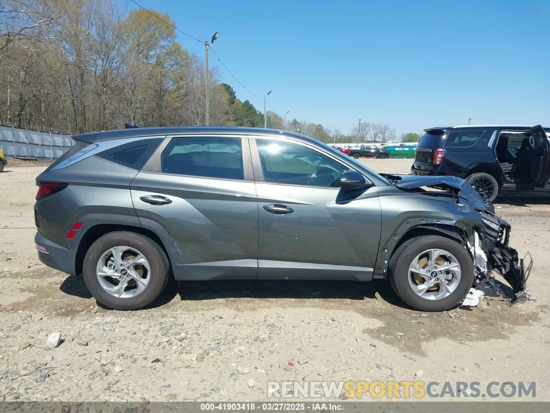 13 Photograph of a damaged car 5NMJA3AE2NH079255 HYUNDAI TUCSON 2022