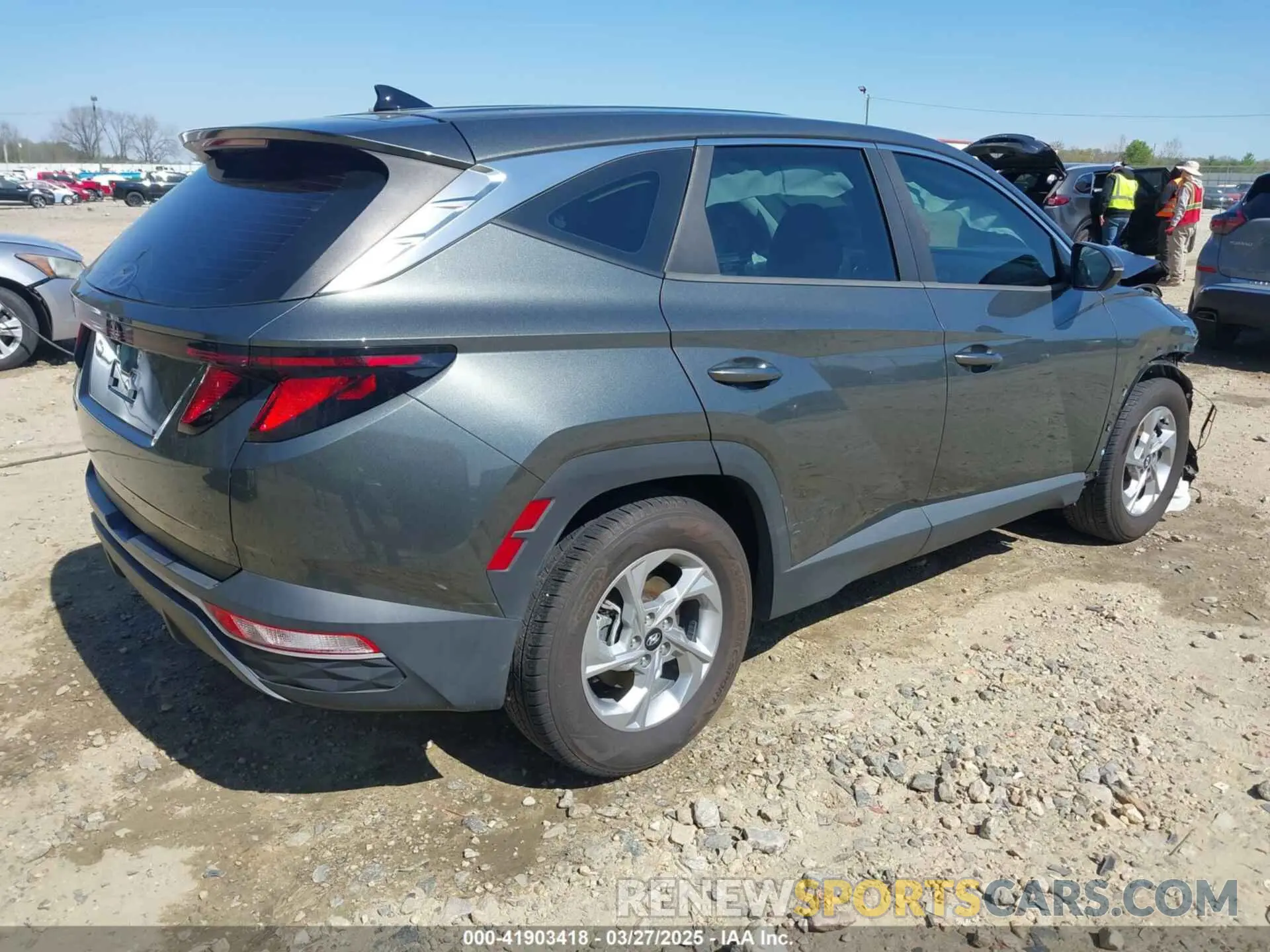 4 Photograph of a damaged car 5NMJA3AE2NH079255 HYUNDAI TUCSON 2022