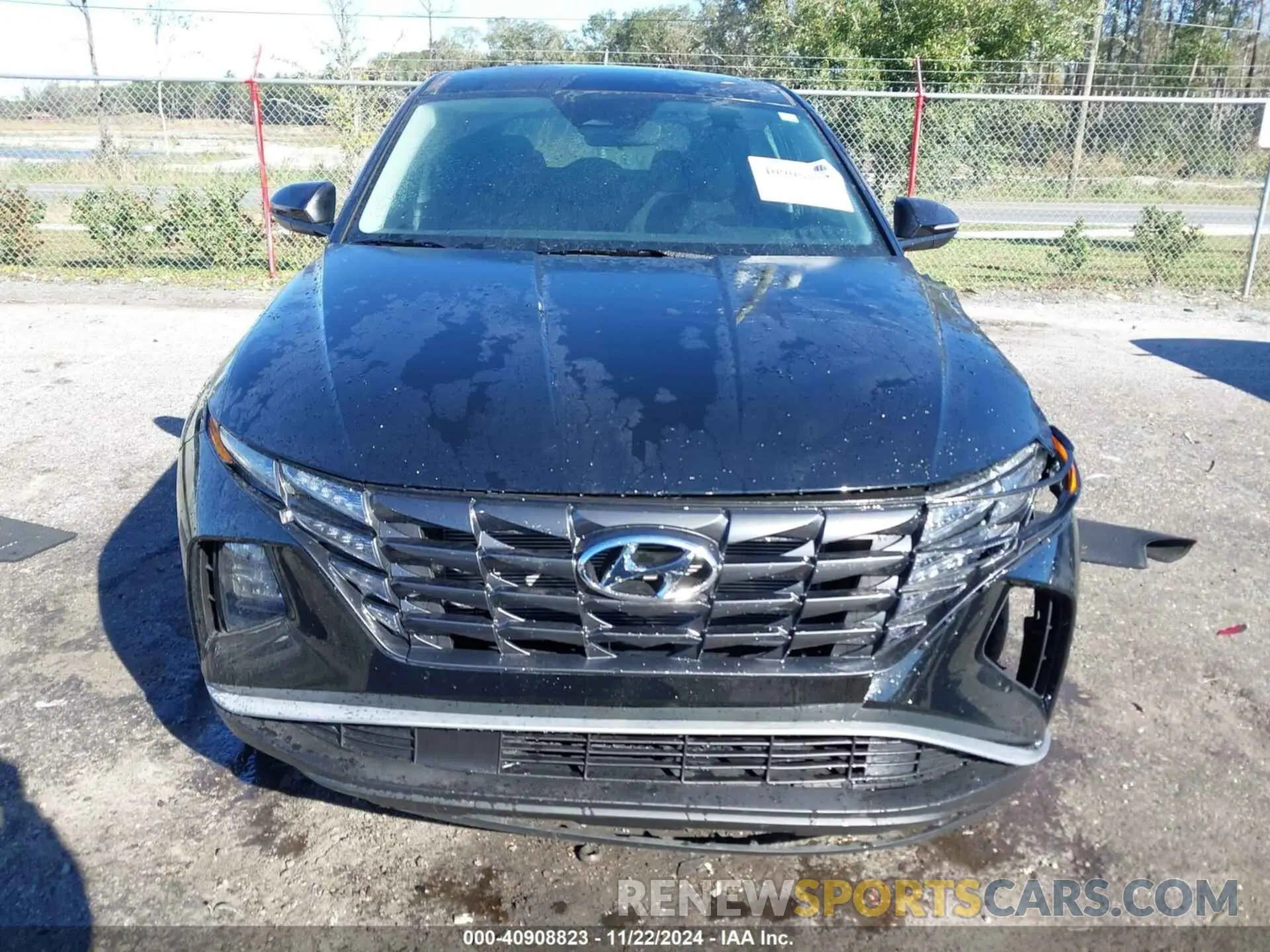 12 Photograph of a damaged car 5NMJA3AE2NH079952 HYUNDAI TUCSON 2022
