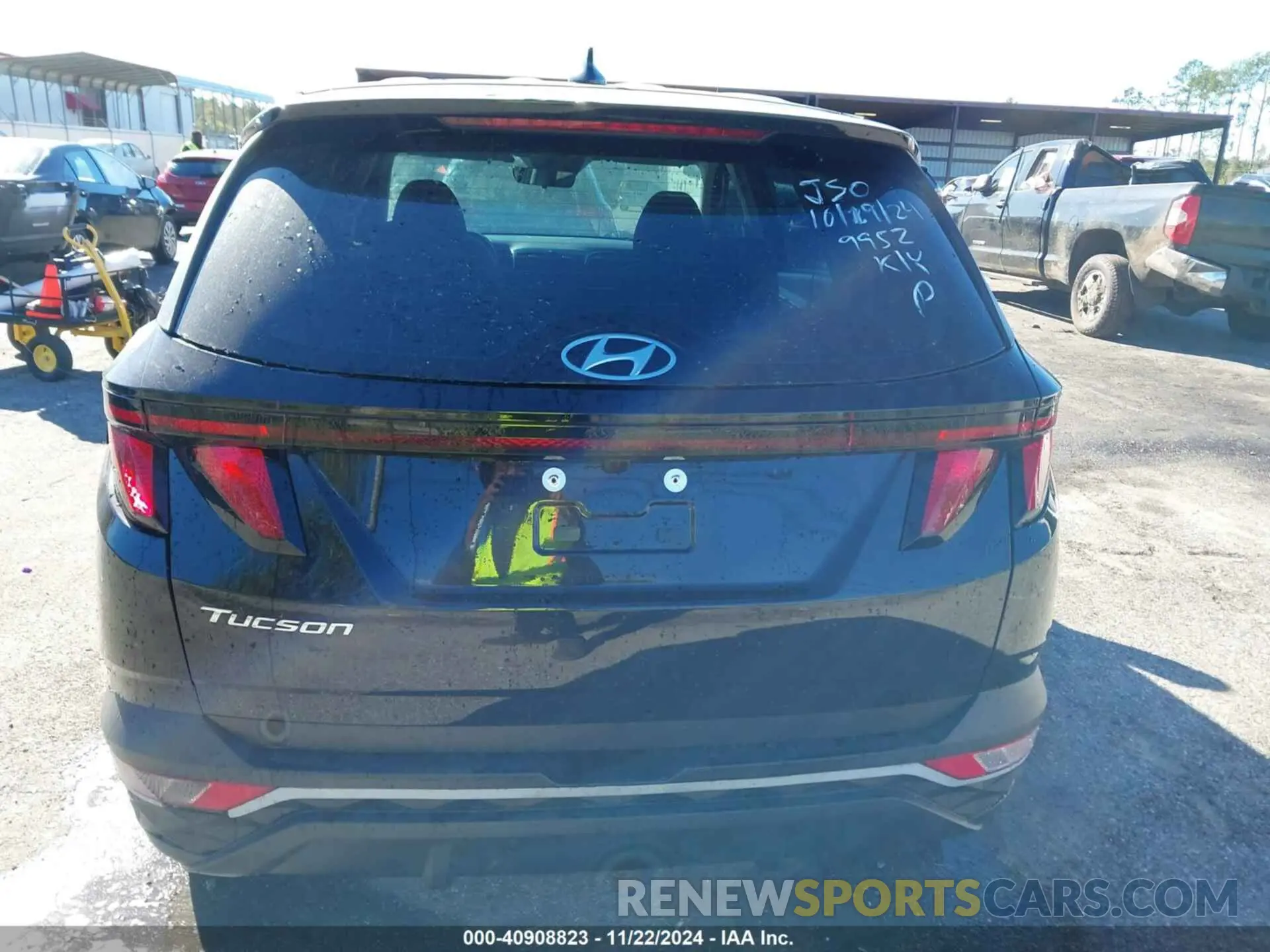16 Photograph of a damaged car 5NMJA3AE2NH079952 HYUNDAI TUCSON 2022