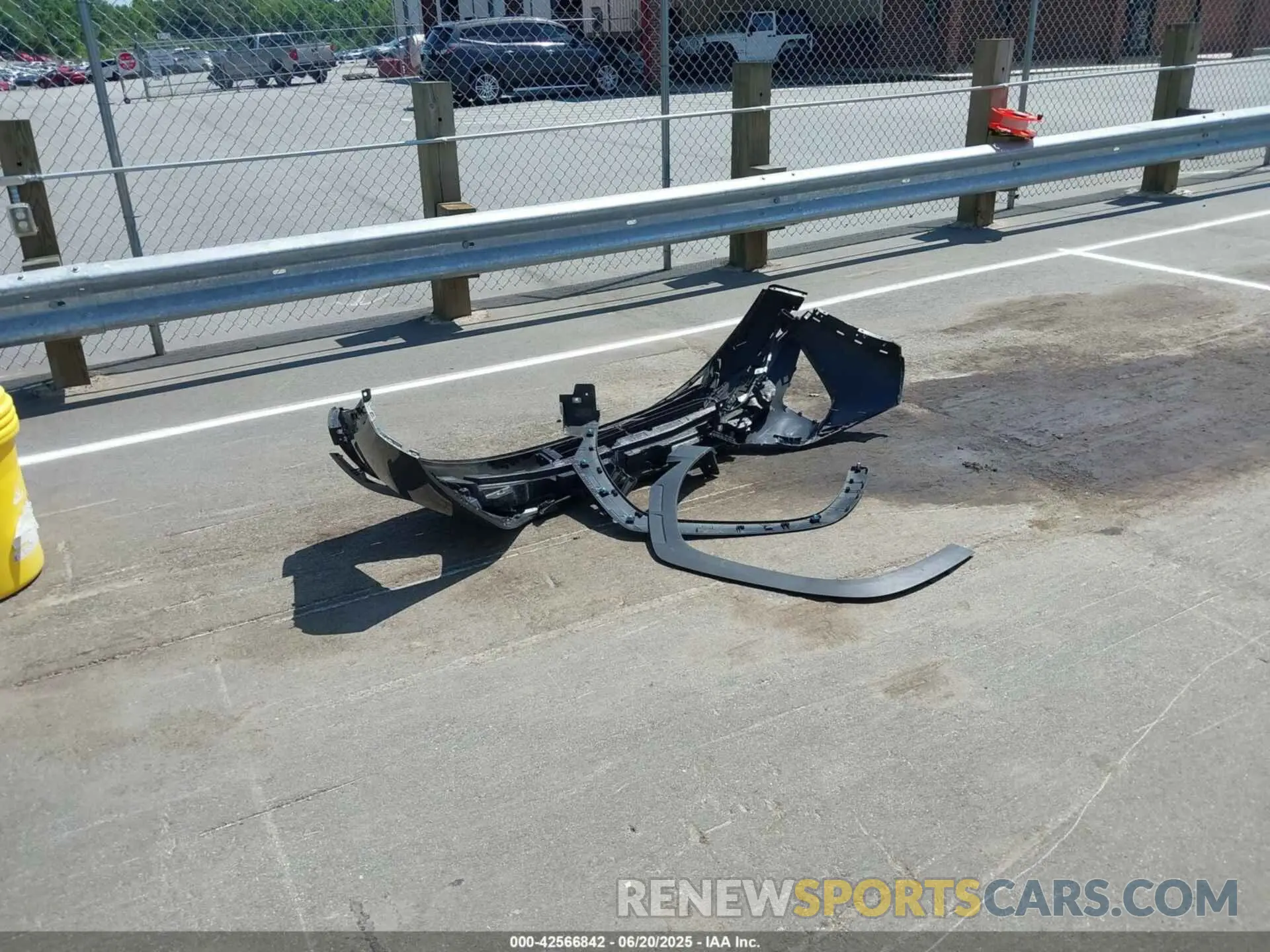 12 Photograph of a damaged car 5NMJA3AE6NH056609 HYUNDAI TUCSON 2022