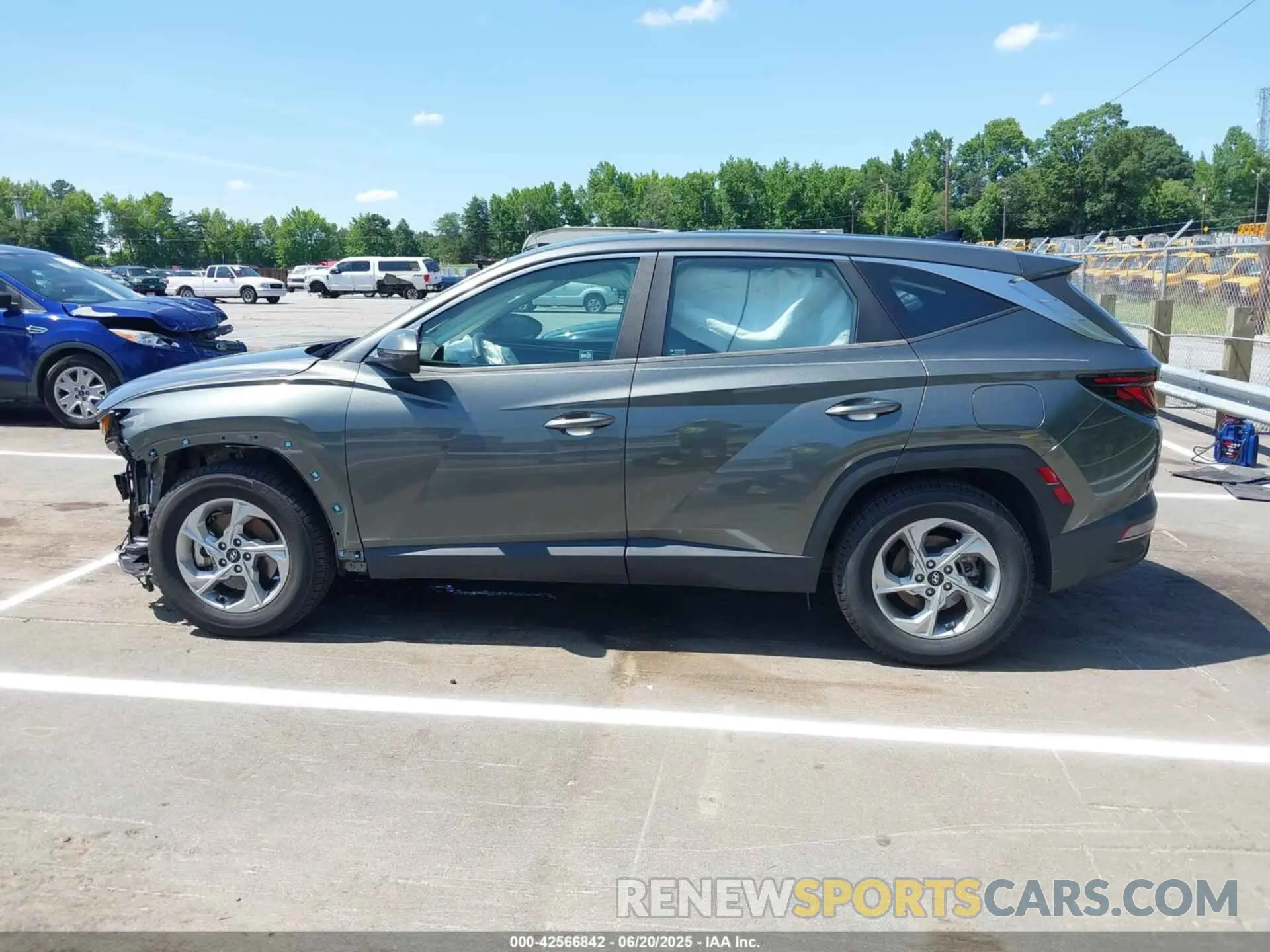 15 Photograph of a damaged car 5NMJA3AE6NH056609 HYUNDAI TUCSON 2022
