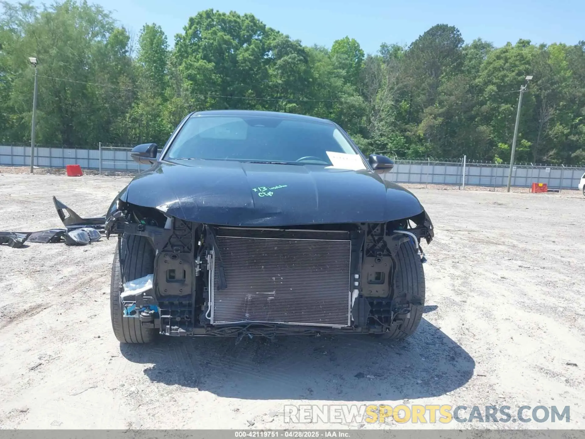 13 Photograph of a damaged car 5NMJA3AE6NH070008 HYUNDAI TUCSON 2022