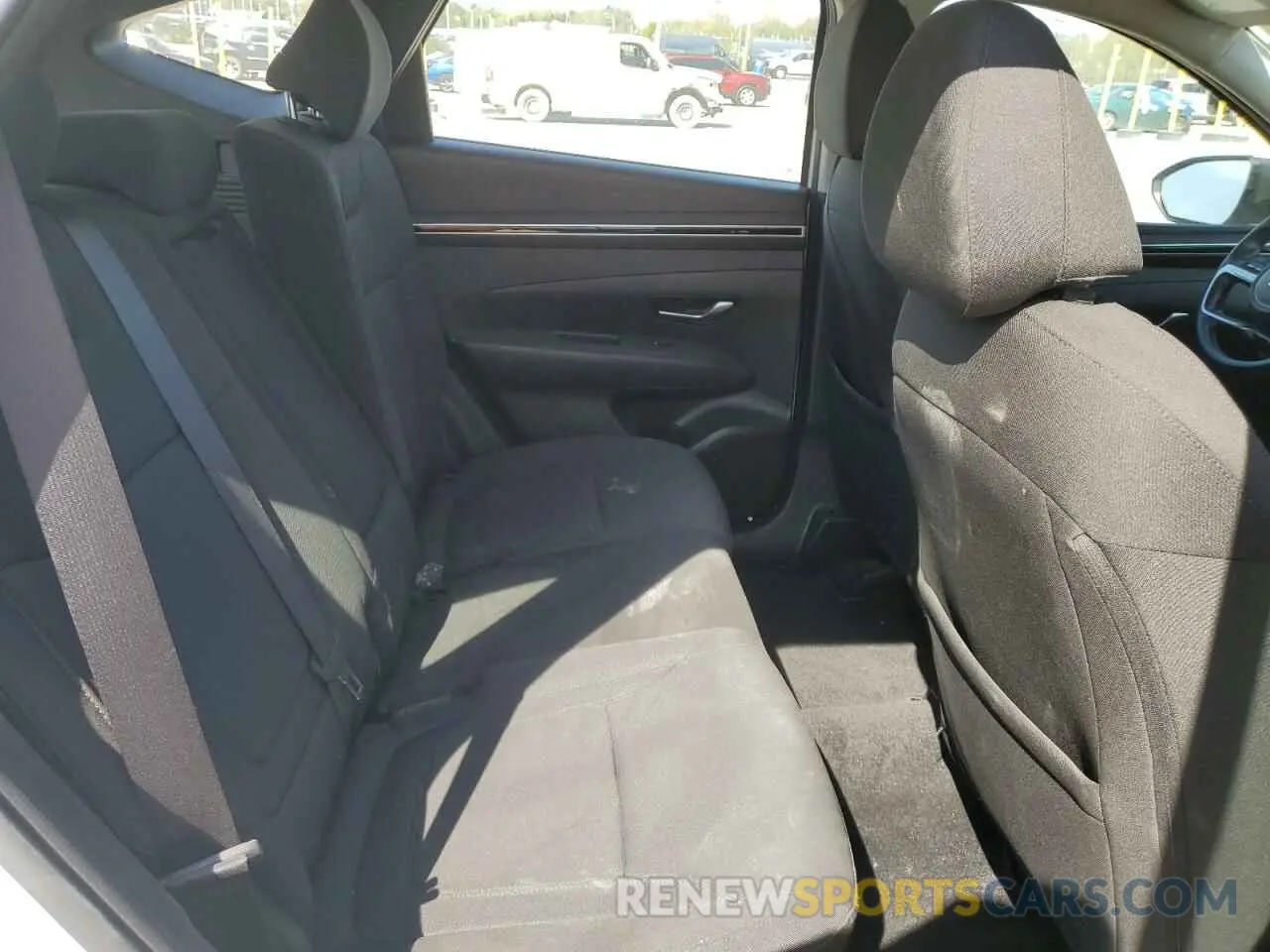 11 Photograph of a damaged car 5NMJA3AE7NH010254 HYUNDAI TUCSON 2022