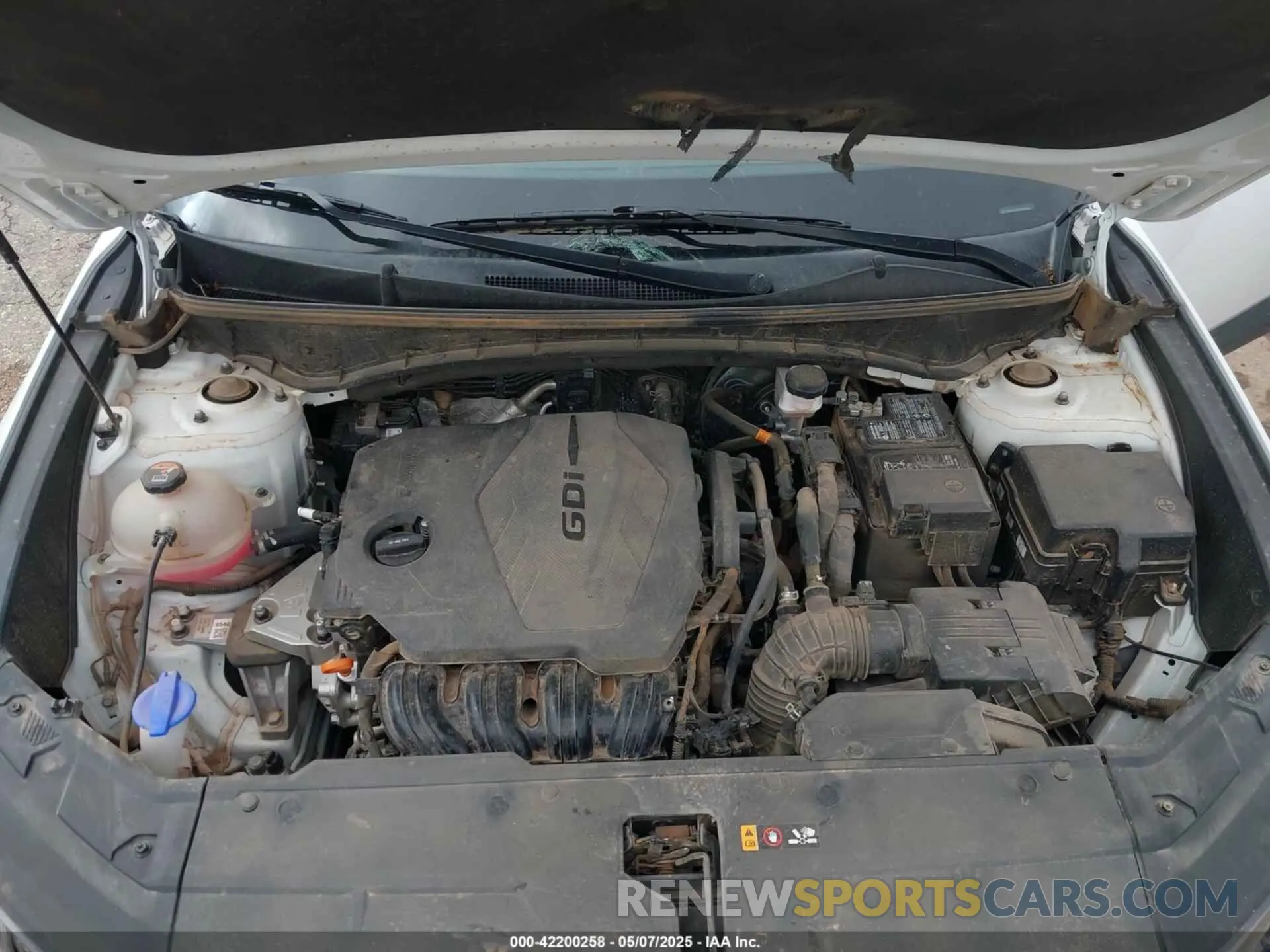 10 Photograph of a damaged car 5NMJA3AE9NH005766 HYUNDAI TUCSON 2022