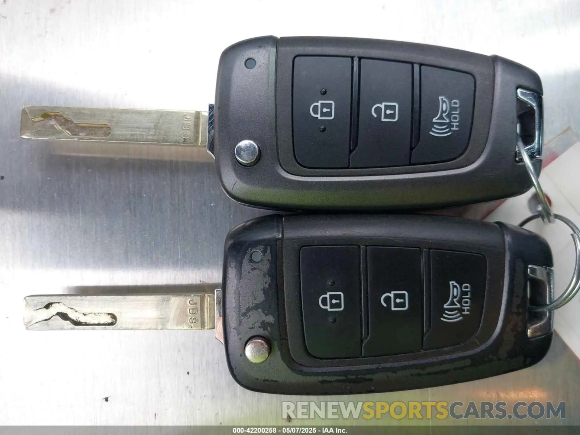 11 Photograph of a damaged car 5NMJA3AE9NH005766 HYUNDAI TUCSON 2022