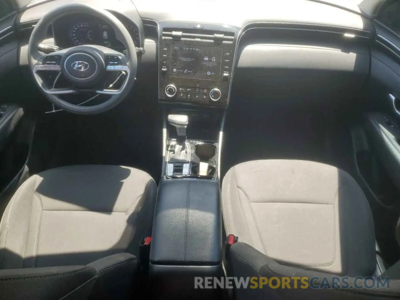 8 Photograph of a damaged car 5NMJA3AE9NH085294 HYUNDAI TUCSON 2022