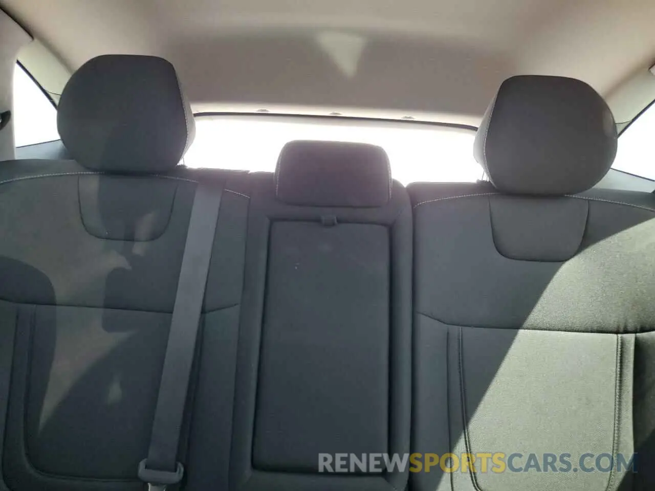 10 Photograph of a damaged car 5NMJA3AE9NH086929 HYUNDAI TUCSON 2022