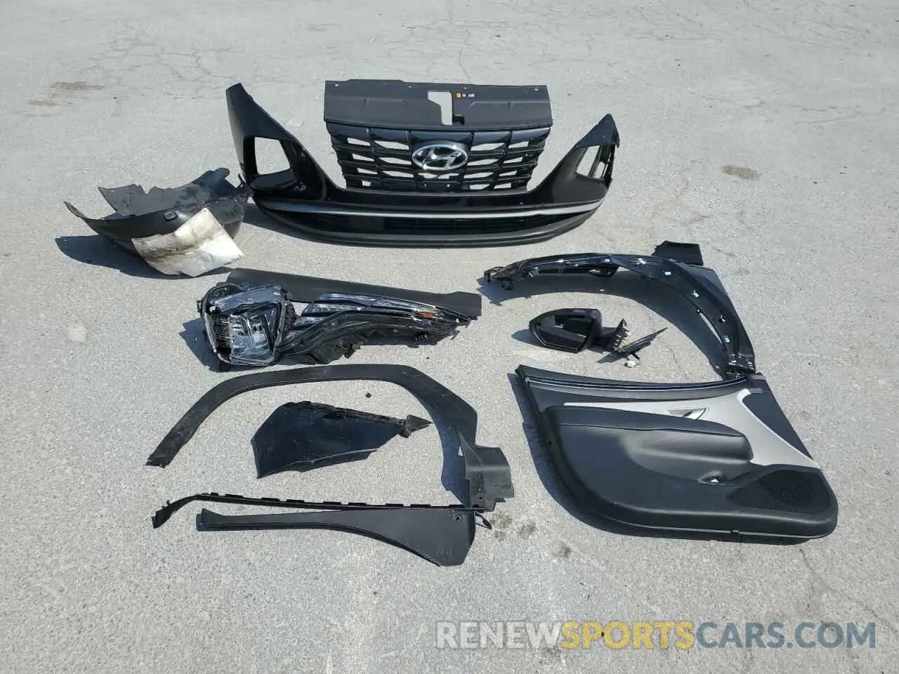 13 Photograph of a damaged car 5NMJA3AE9NH086929 HYUNDAI TUCSON 2022