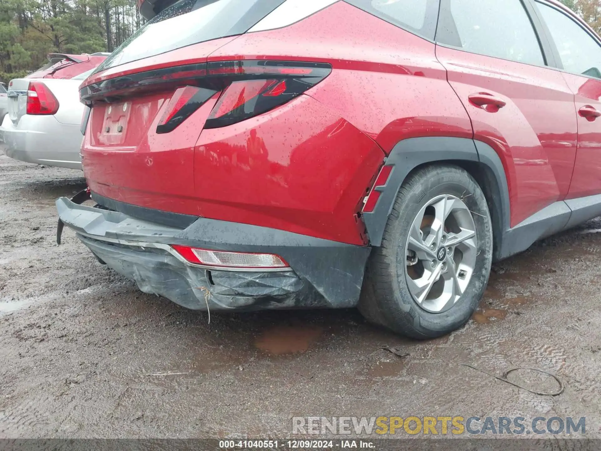 18 Photograph of a damaged car 5NMJA3AEXNH020695 HYUNDAI TUCSON 2022