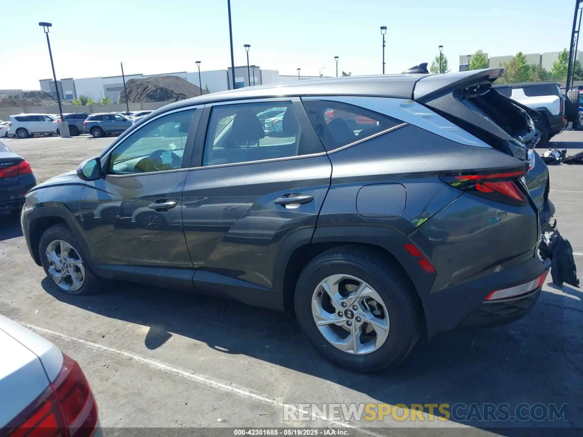14 Photograph of a damaged car 5NMJACAE1NH143897 HYUNDAI TUCSON 2022