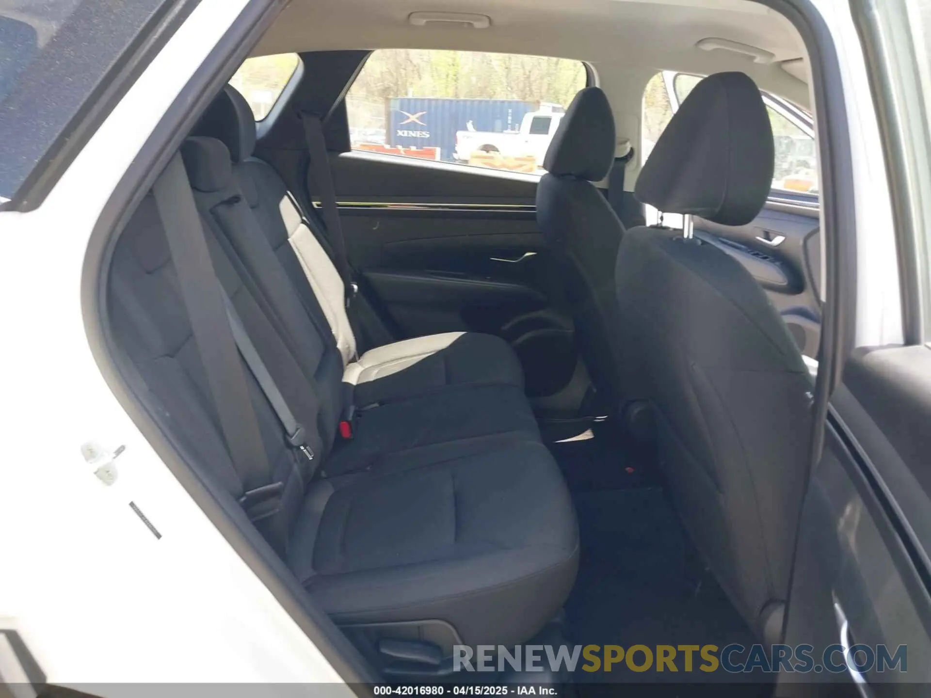 8 Photograph of a damaged car 5NMJACAE4NH053207 HYUNDAI TUCSON 2022