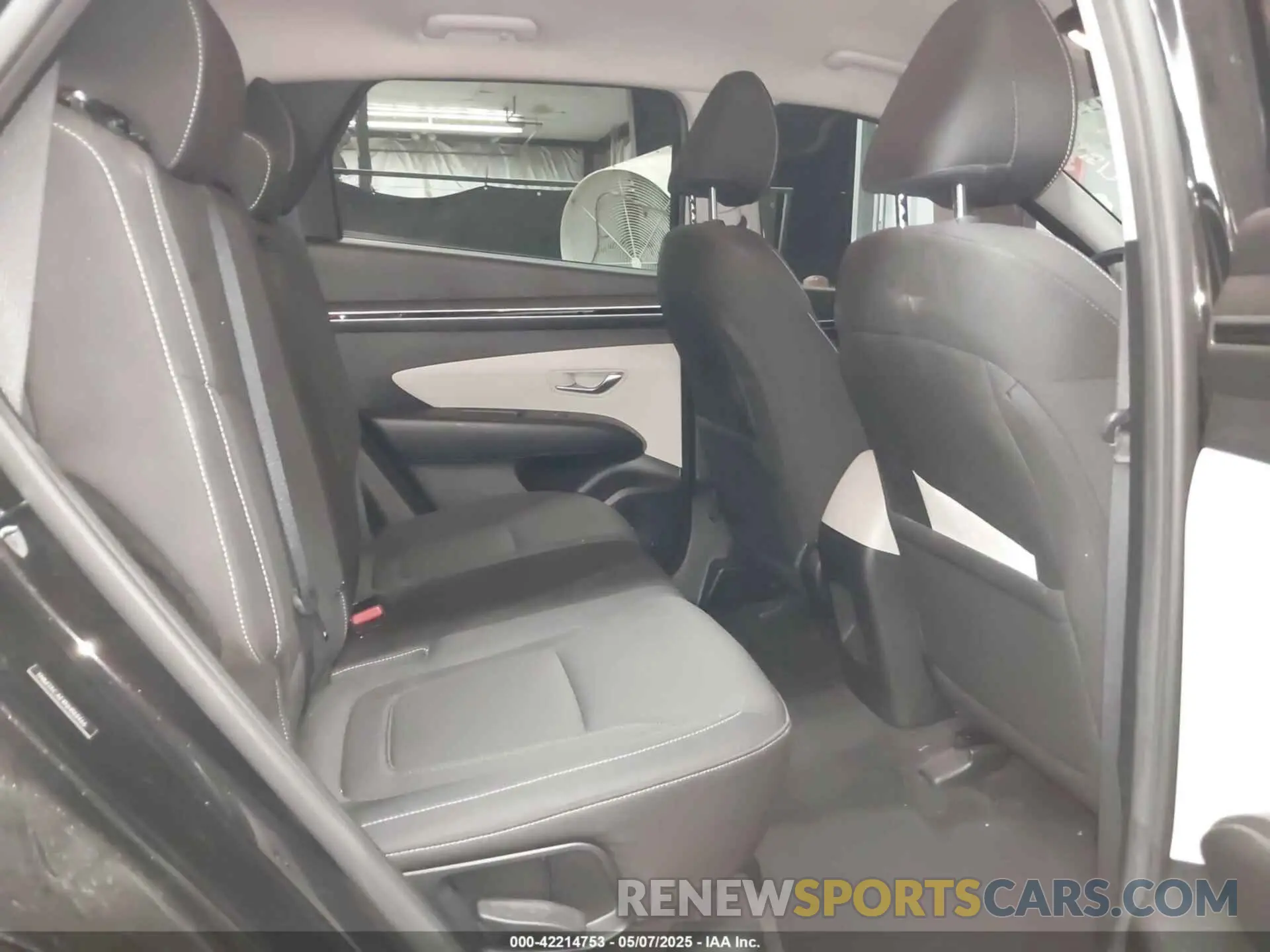 8 Photograph of a damaged car 5NMJACAE4NH068466 HYUNDAI TUCSON 2022
