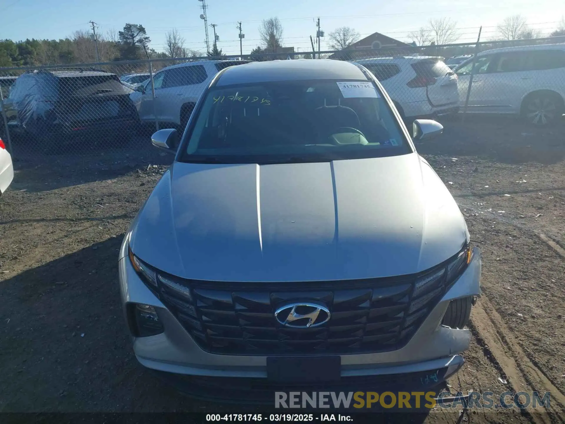 12 Photograph of a damaged car 5NMJACAE6NH032746 HYUNDAI TUCSON 2022