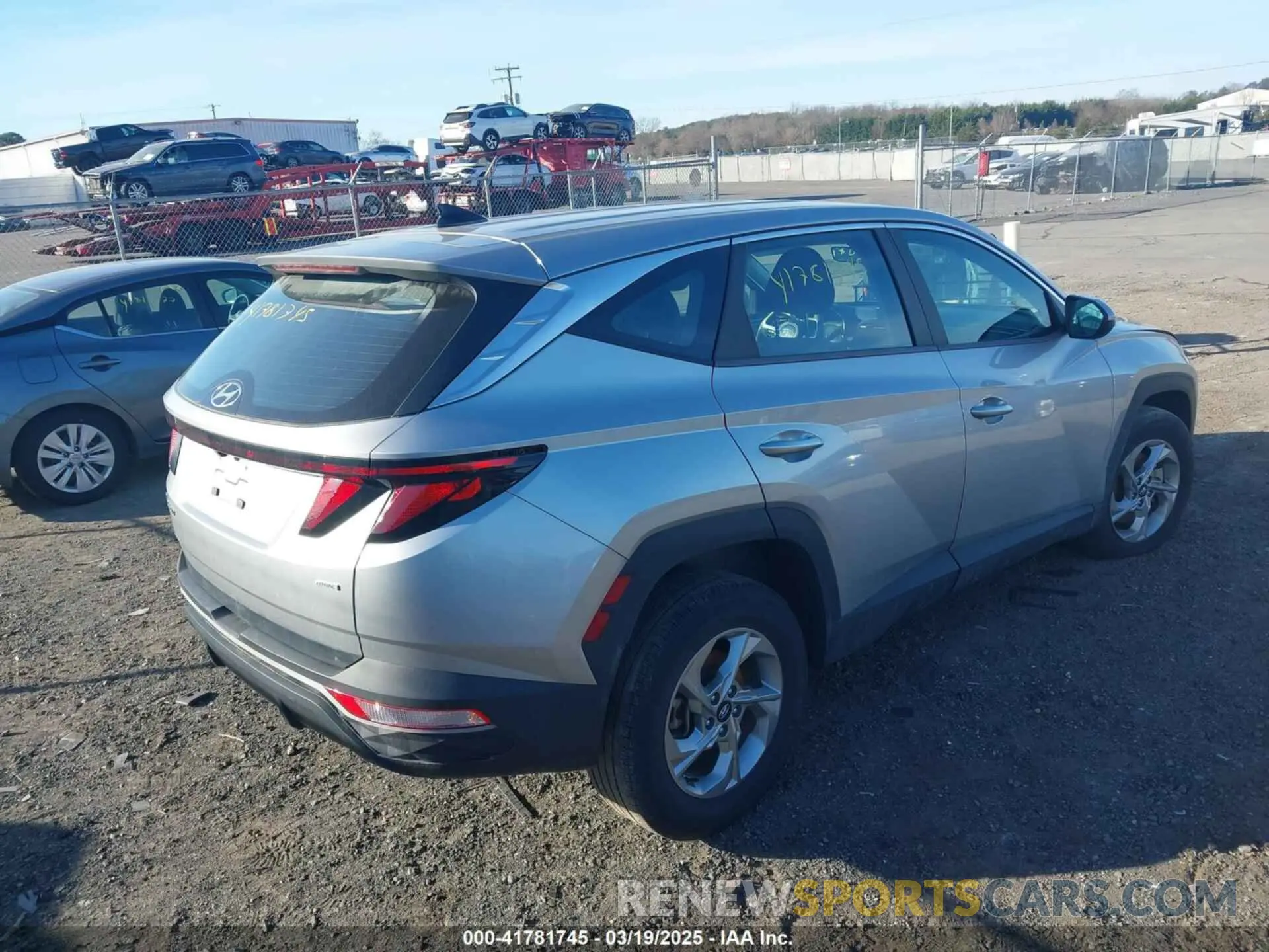 4 Photograph of a damaged car 5NMJACAE6NH032746 HYUNDAI TUCSON 2022